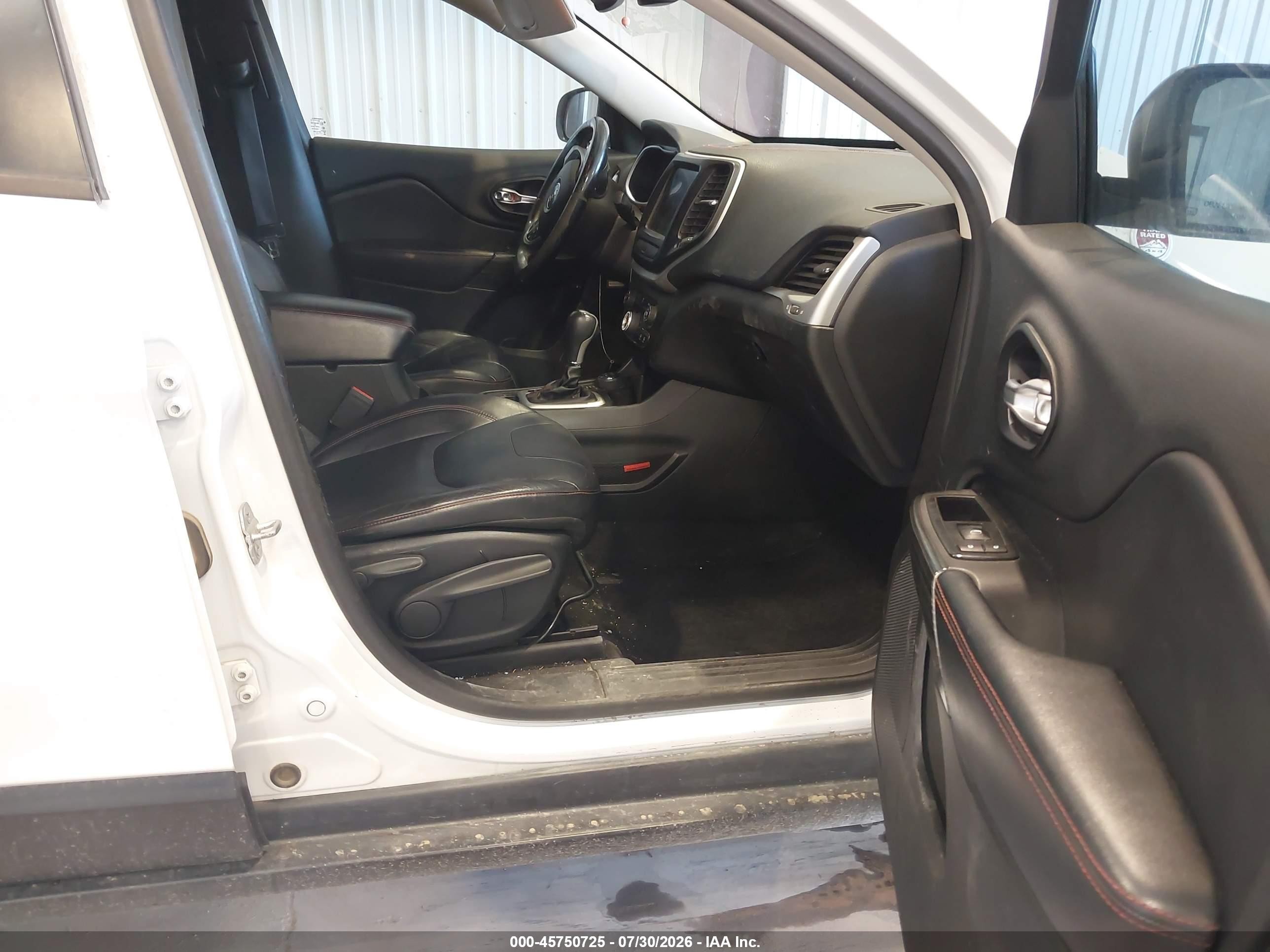 2014 Jeep Cherokee Trailhawk White vin: 1C4PJMBS8EW198249