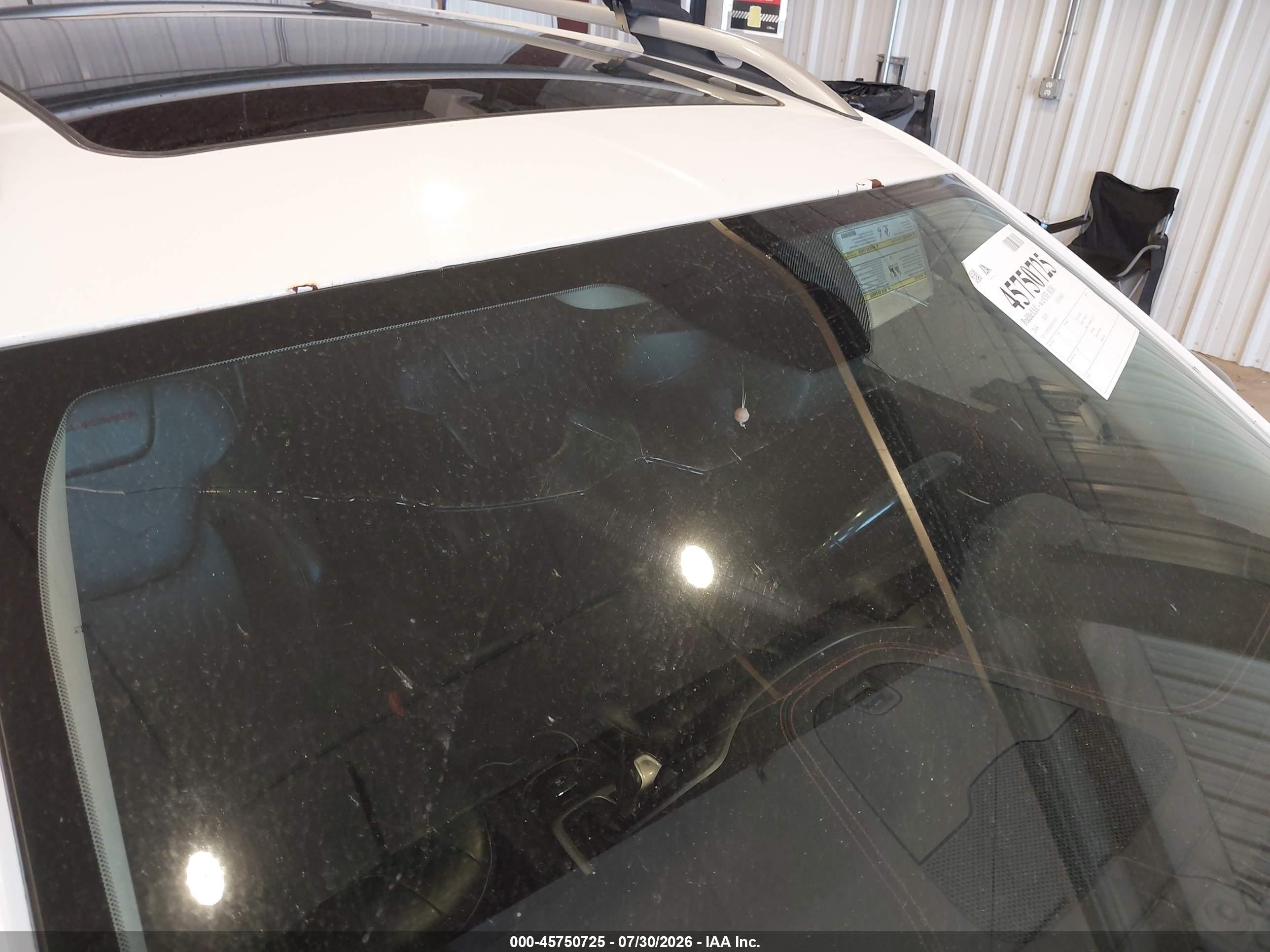 2014 Jeep Cherokee Trailhawk White vin: 1C4PJMBS8EW198249