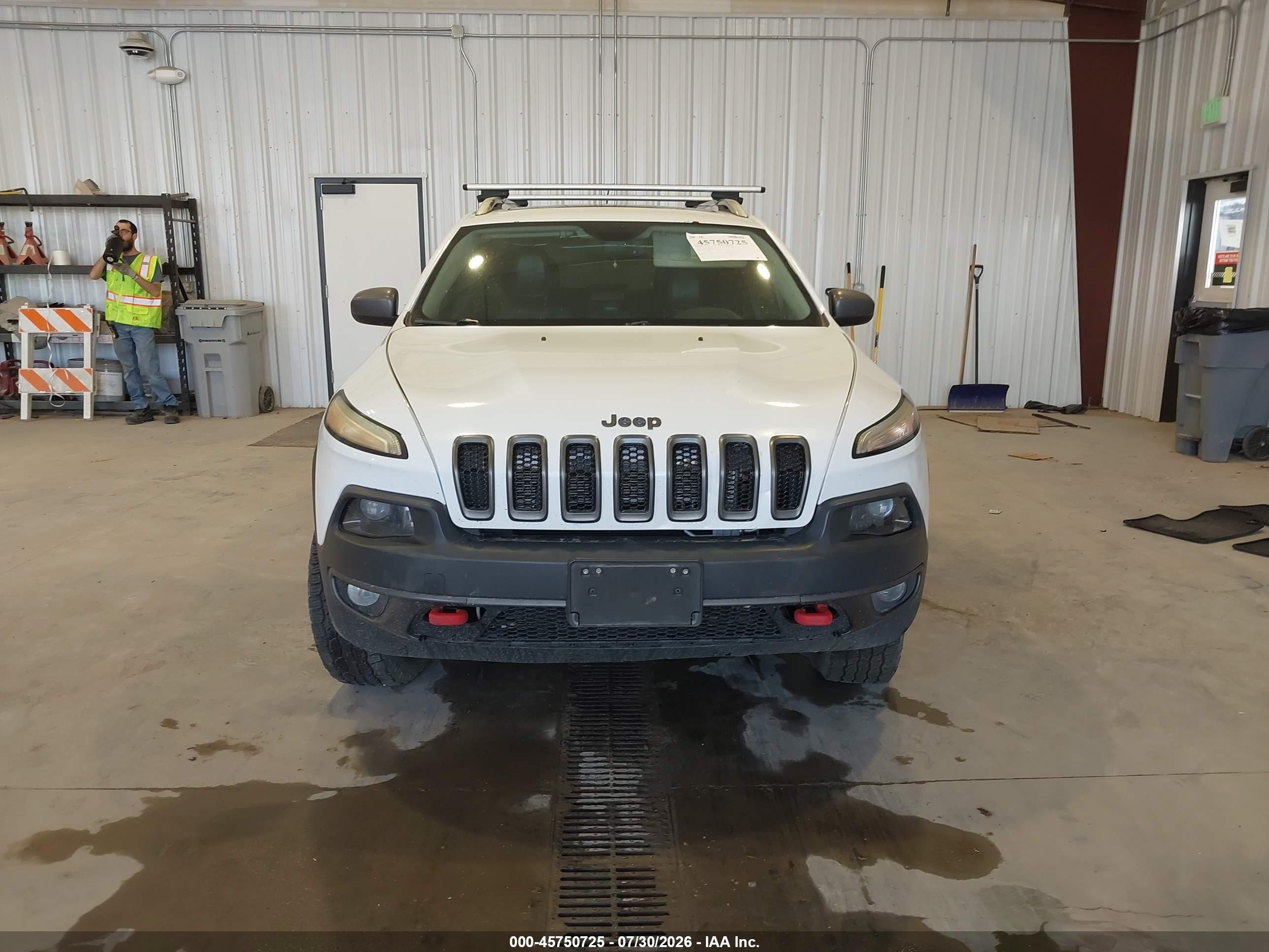 2014 Jeep Cherokee Trailhawk White vin: 1C4PJMBS8EW198249