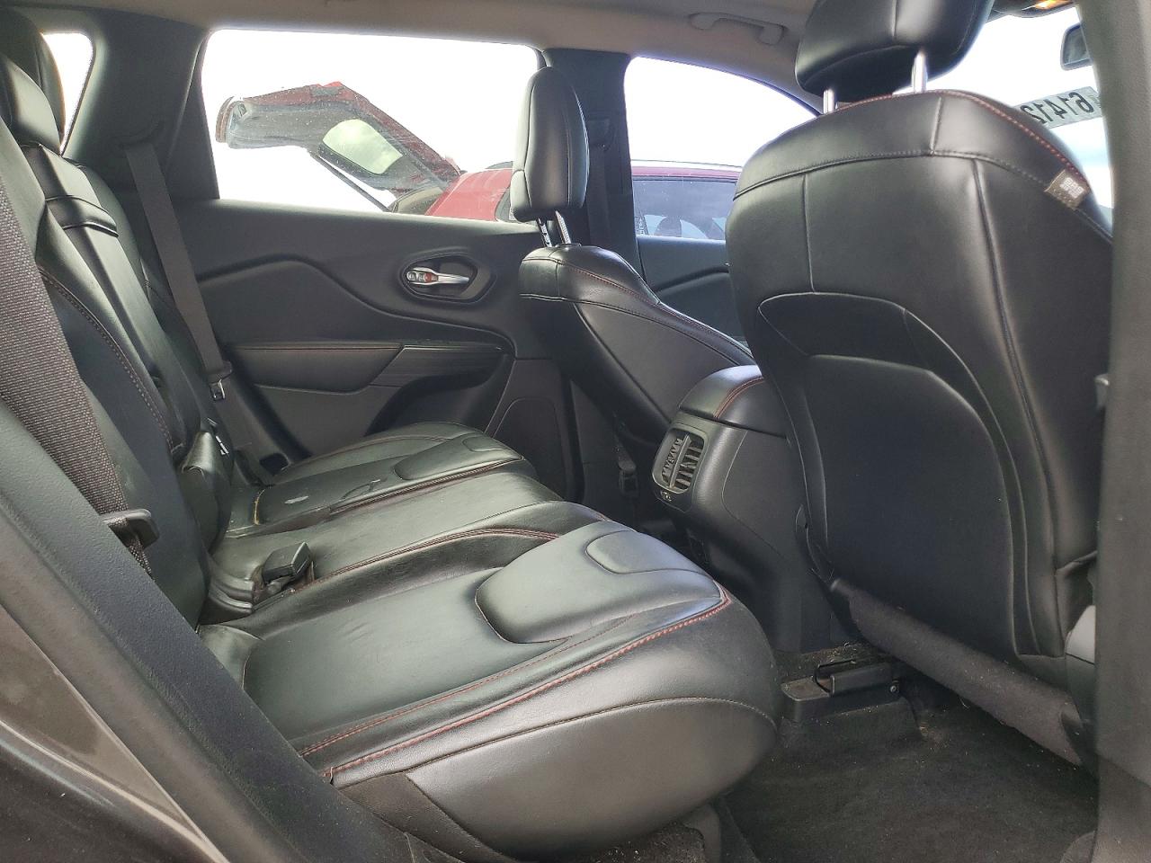 2014 Jeep Cherokee Trailhawk Gray vin: 1C4PJMBS8EW282281