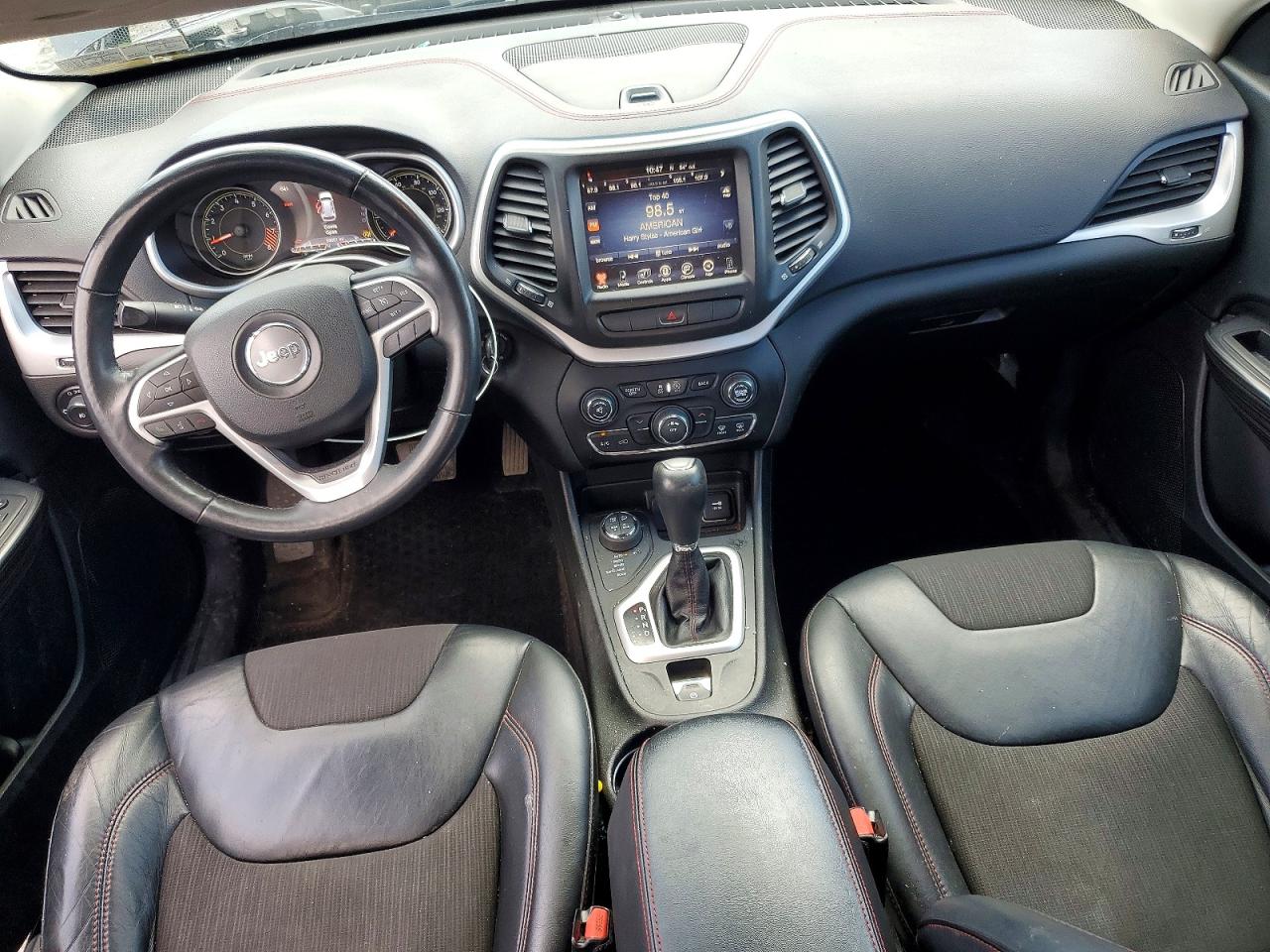 2015 Jeep Cherokee Trailhawk Gray vin: 1C4PJMBS8FW501497