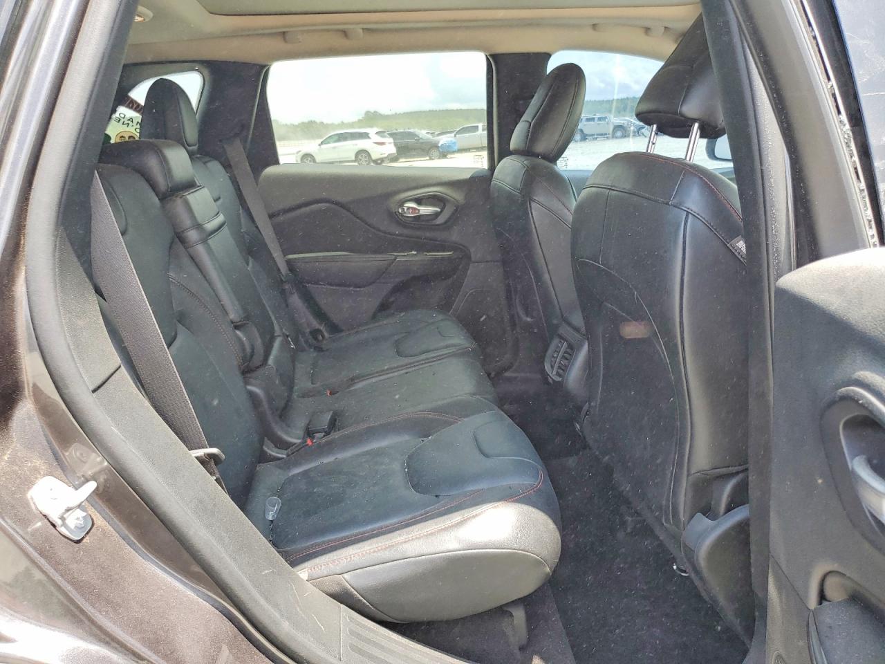 2015 Jeep Cherokee Trailhawk Charcoal vin: 1C4PJMBS8FW512855