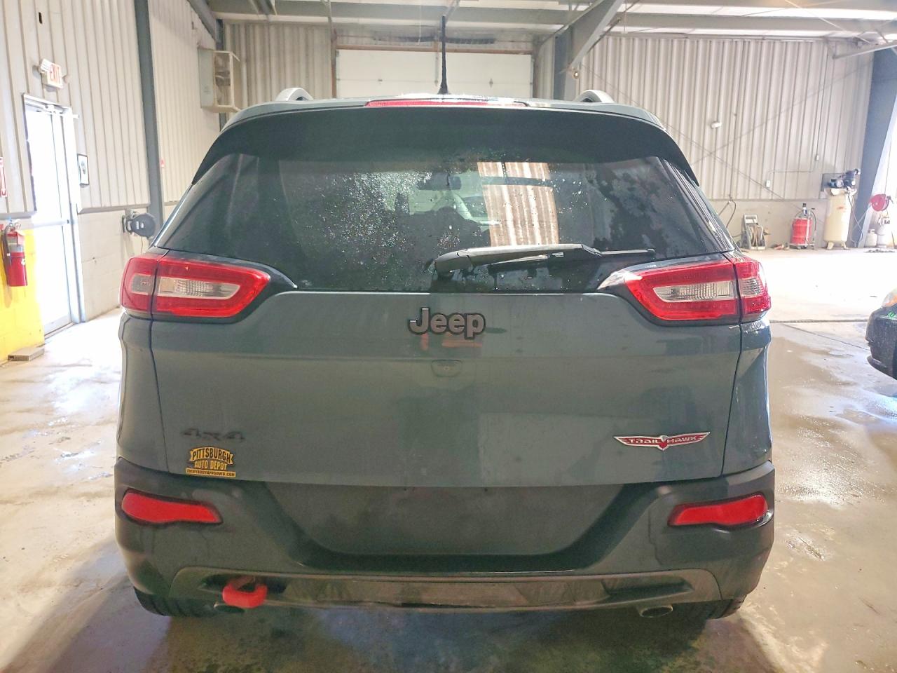 2015 Jeep Cherokee Trailhawk Charcoal vin: 1C4PJMBS8FW588012