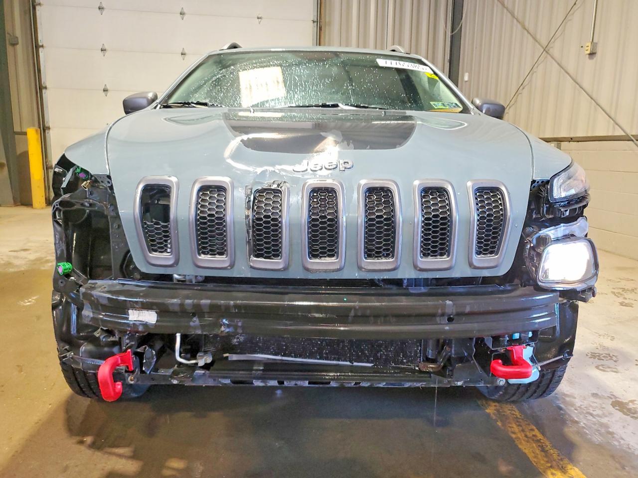 2015 Jeep Cherokee Trailhawk Charcoal vin: 1C4PJMBS8FW588012