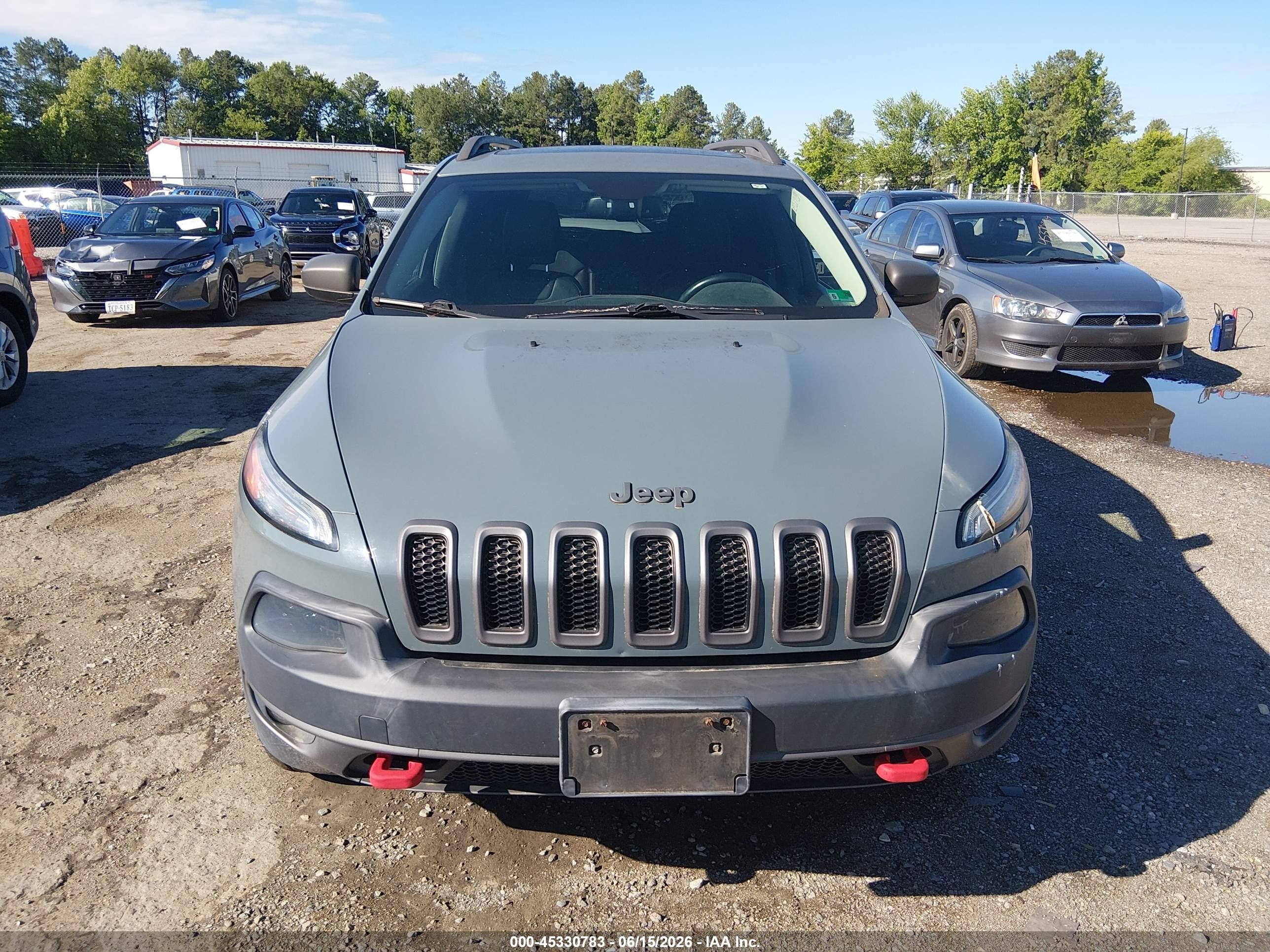 2015 Jeep Cherokee Trailhawk Gray vin: 1C4PJMBS8FW625799