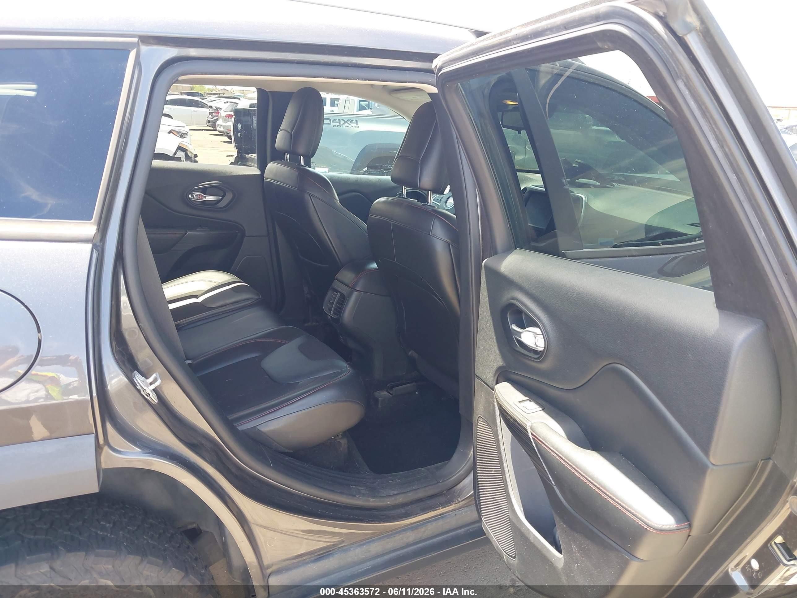 2015 Jeep Cherokee Trailhawk Black vin: 1C4PJMBS8FW653621