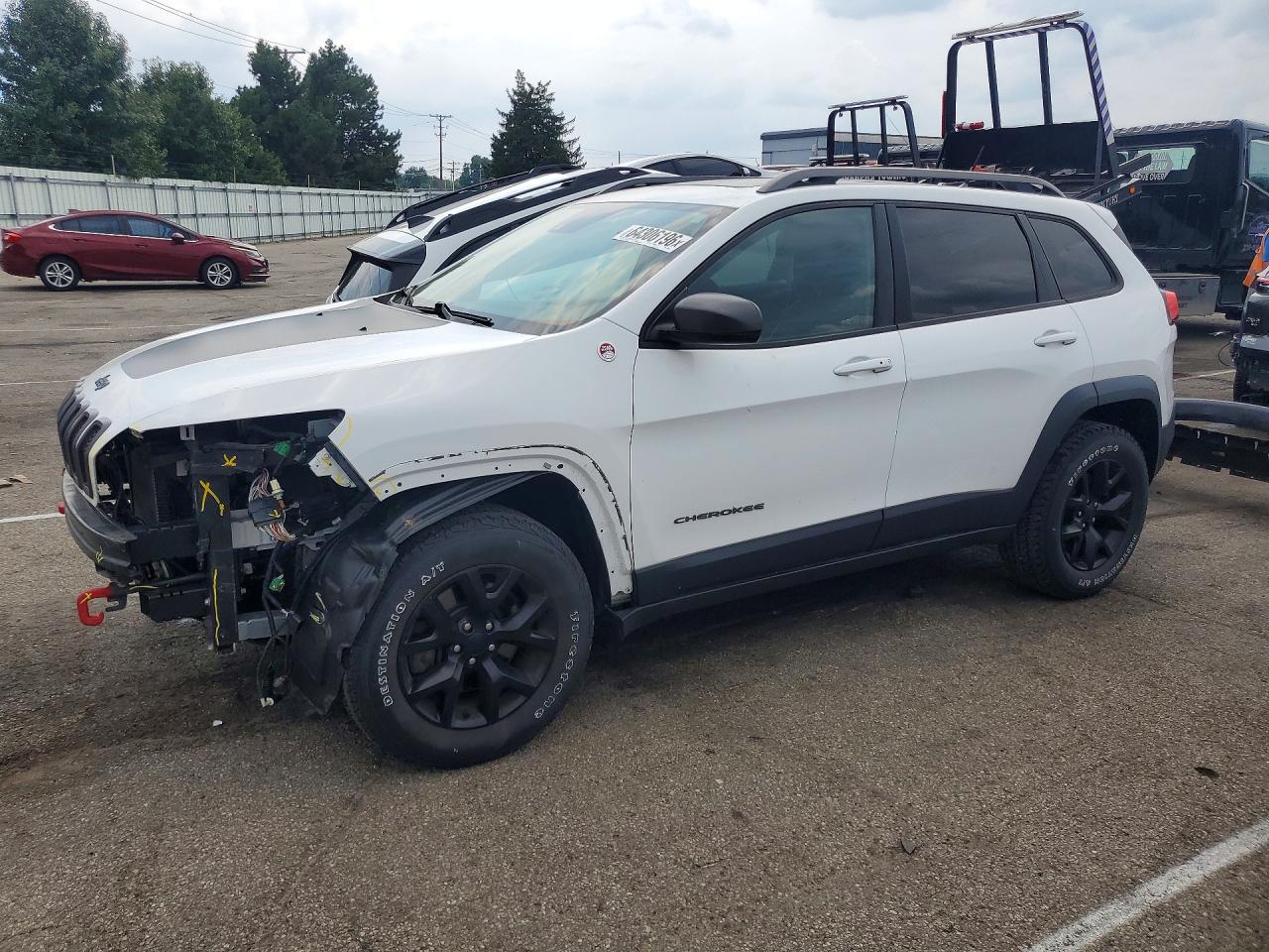 2015 Jeep Cherokee Trailhawk White vin: 1C4PJMBS8FW685985