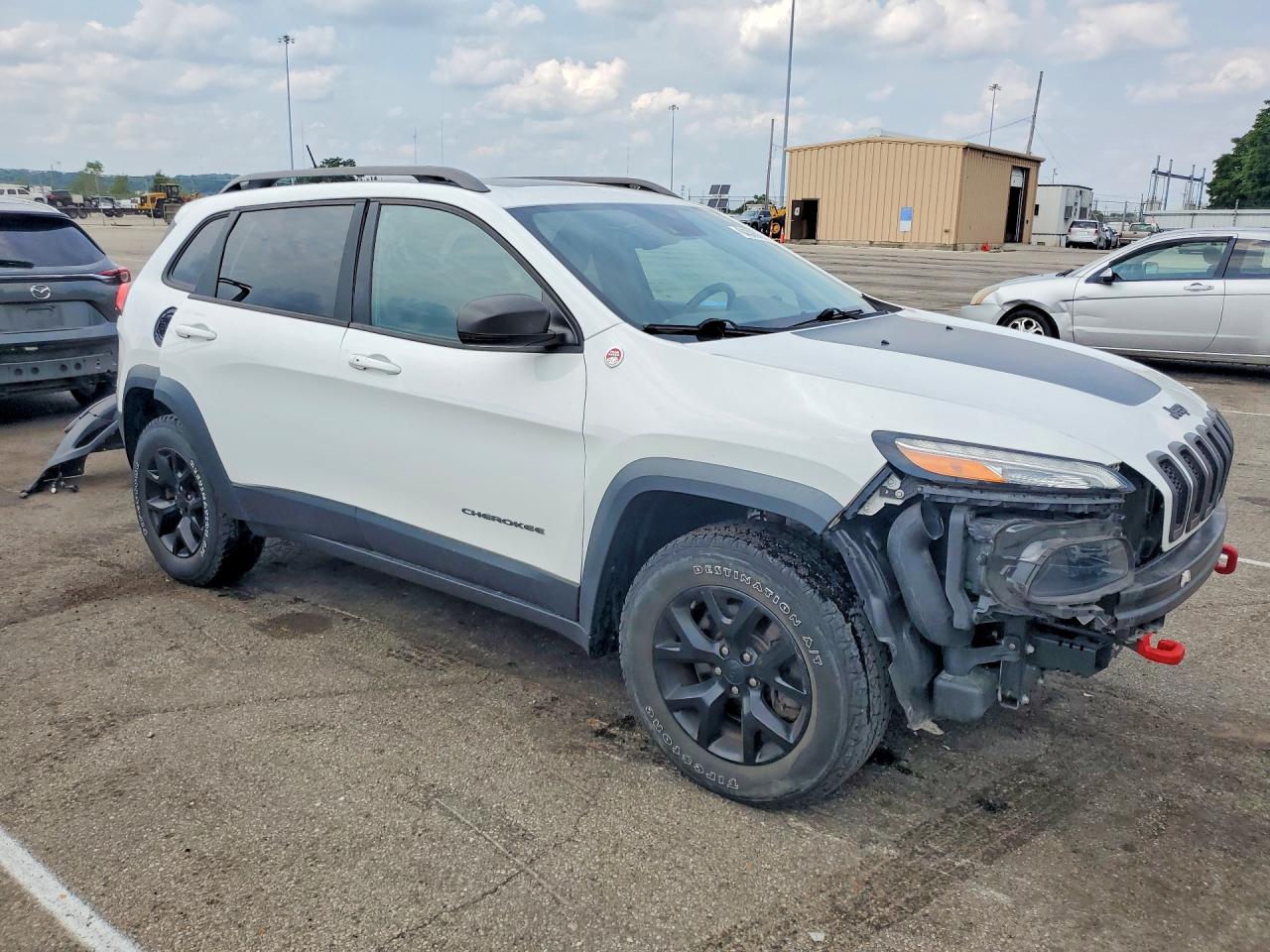 2015 Jeep Cherokee Trailhawk White vin: 1C4PJMBS8FW685985