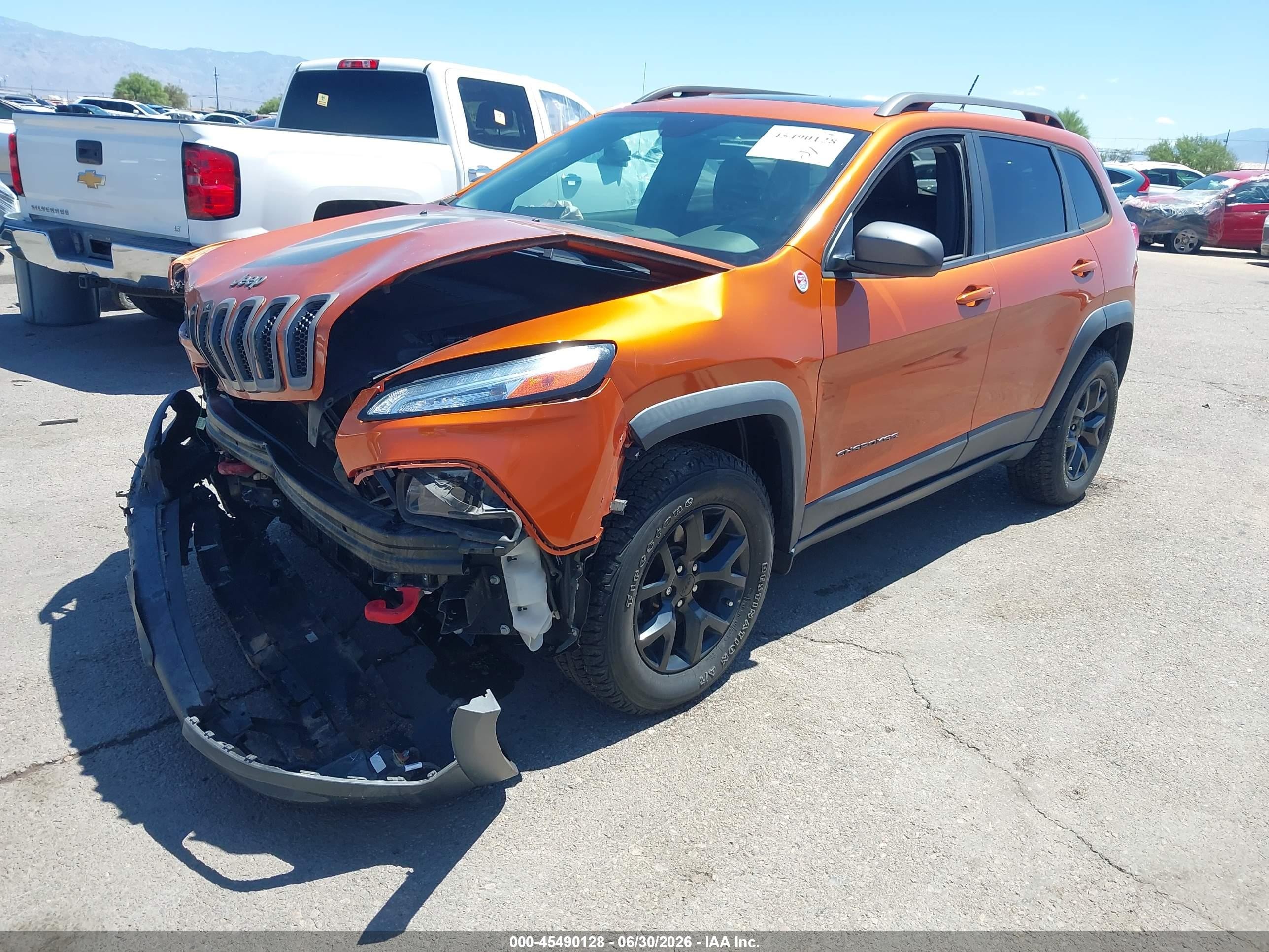 2015 Jeep Cherokee Trailhawk Orange vin: 1C4PJMBS8FW693973