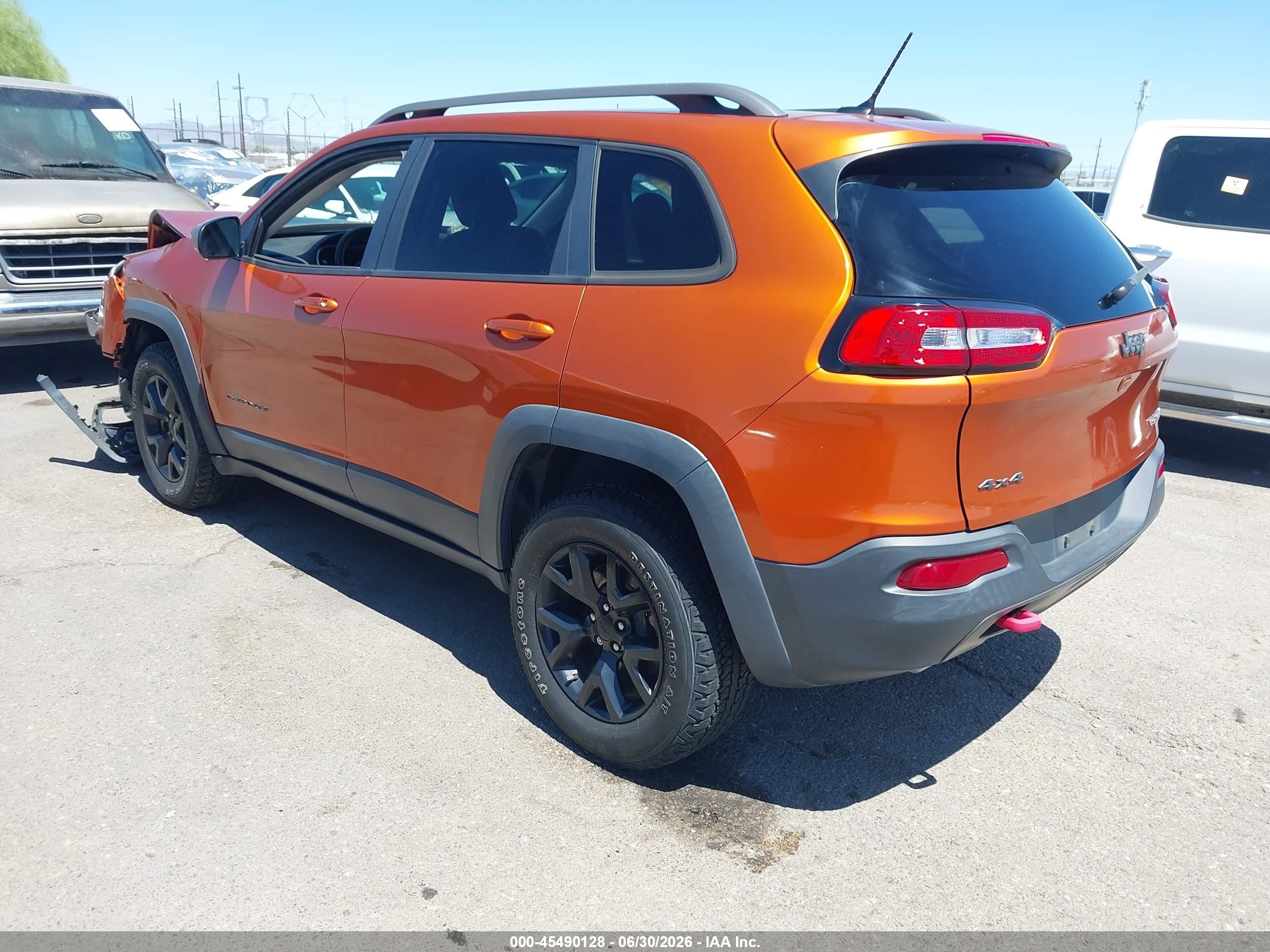 2015 Jeep Cherokee Trailhawk Orange vin: 1C4PJMBS8FW693973