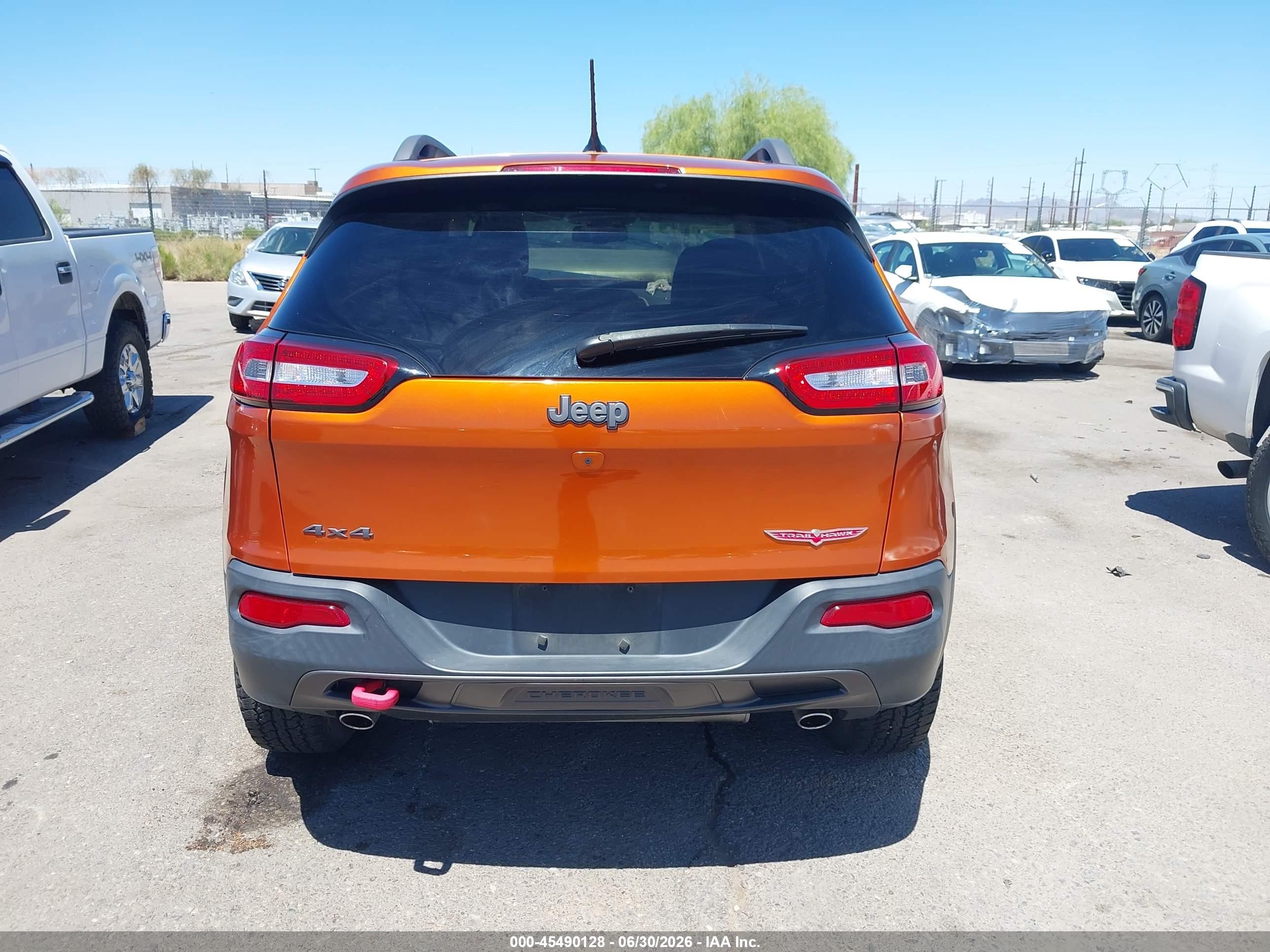 2015 Jeep Cherokee Trailhawk Orange vin: 1C4PJMBS8FW693973