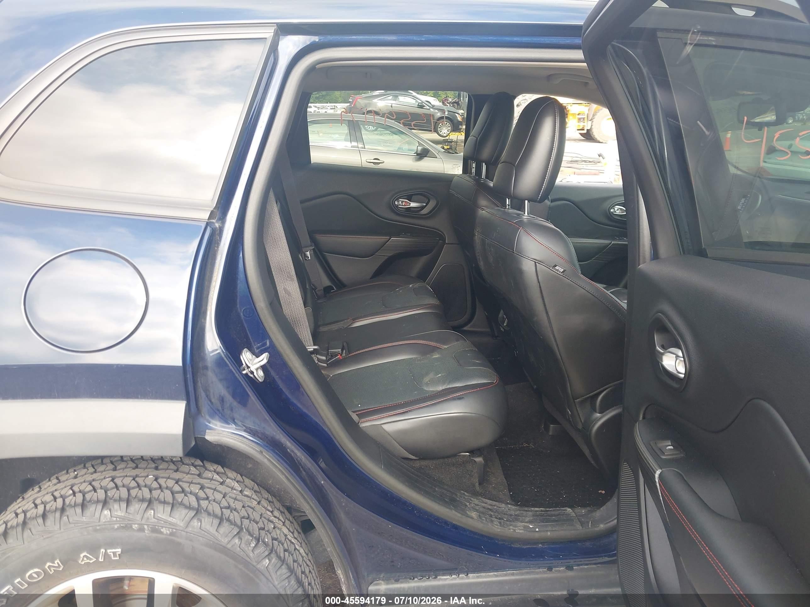 2015 Jeep Cherokee Trailhawk Blue vin: 1C4PJMBS8FW717303