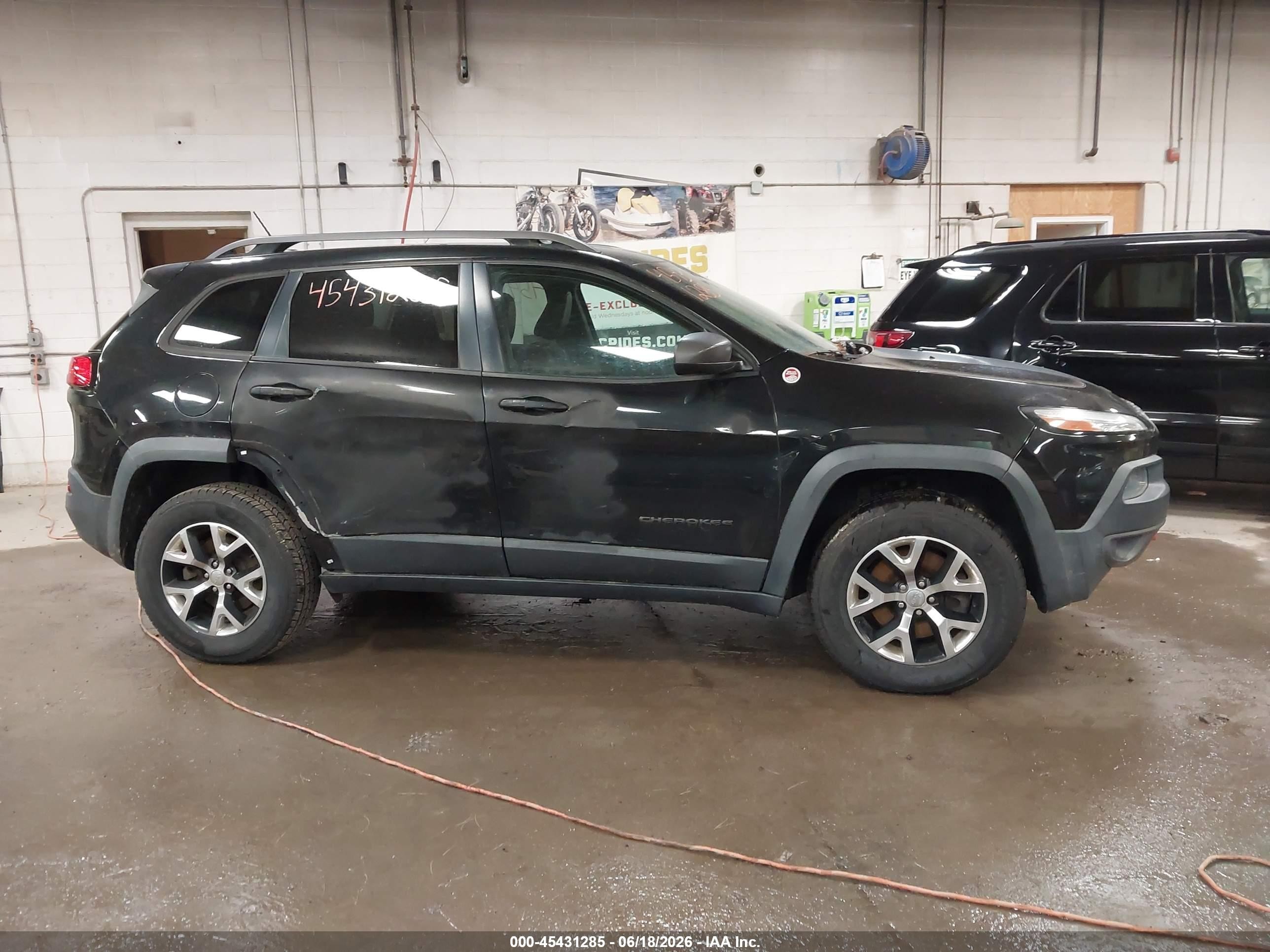 2015 Jeep Cherokee Trailhawk Black vin: 1C4PJMBS8FW728091