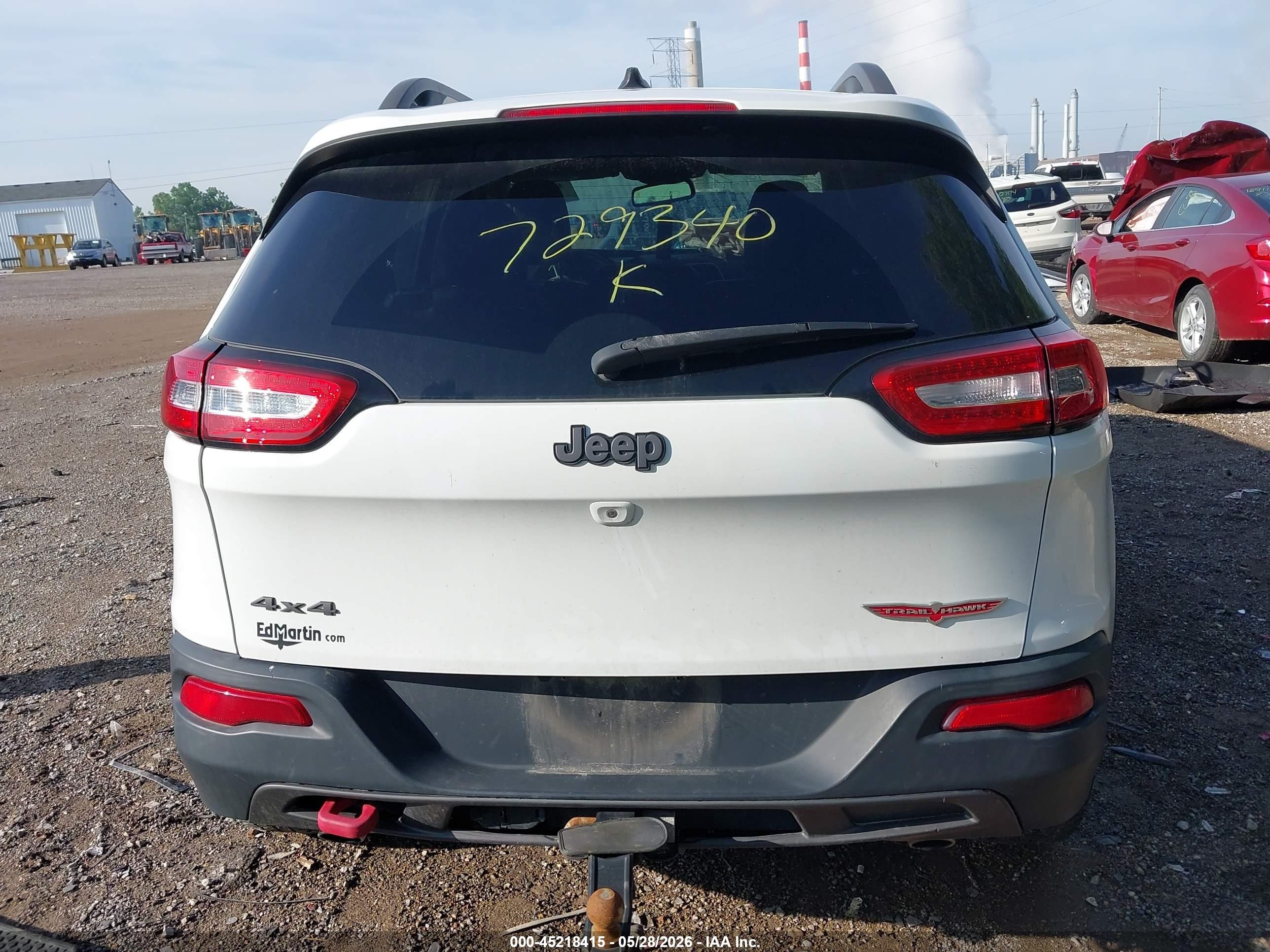 2015 Jeep Cherokee Trailhawk White vin: 1C4PJMBS8FW729340