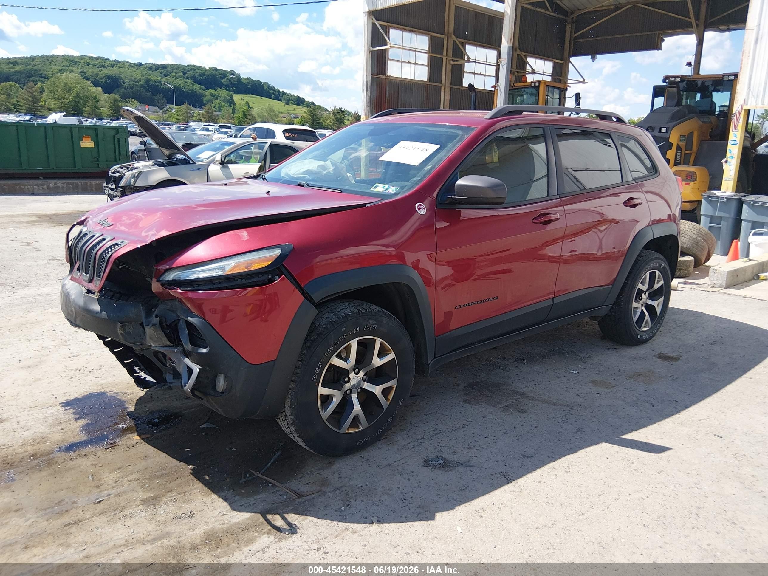 2015 Jeep Cherokee Trailhawk Burgundy vin: 1C4PJMBS8FW785410