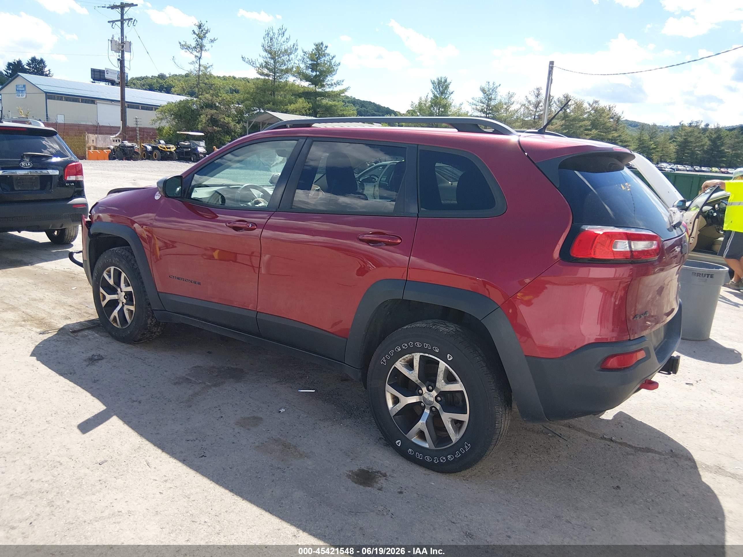 2015 Jeep Cherokee Trailhawk Burgundy vin: 1C4PJMBS8FW785410