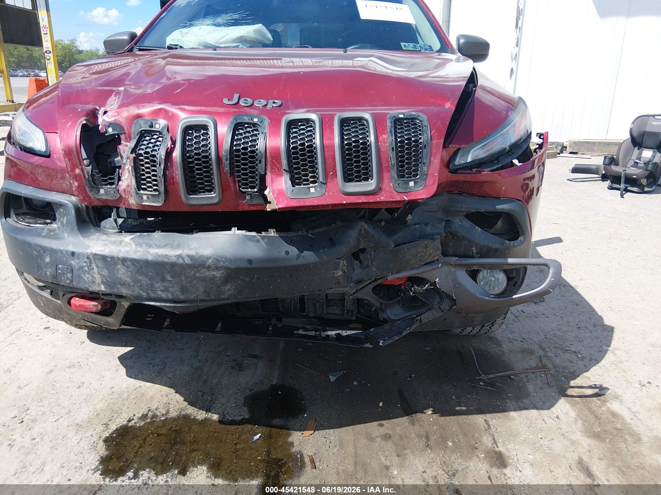 2015 Jeep Cherokee Trailhawk Burgundy vin: 1C4PJMBS8FW785410