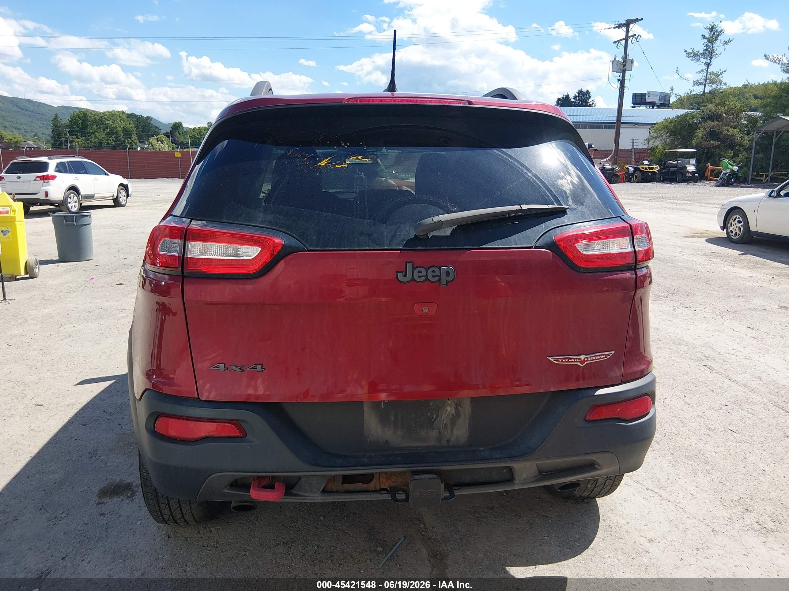 2015 Jeep Cherokee Trailhawk Burgundy vin: 1C4PJMBS8FW785410