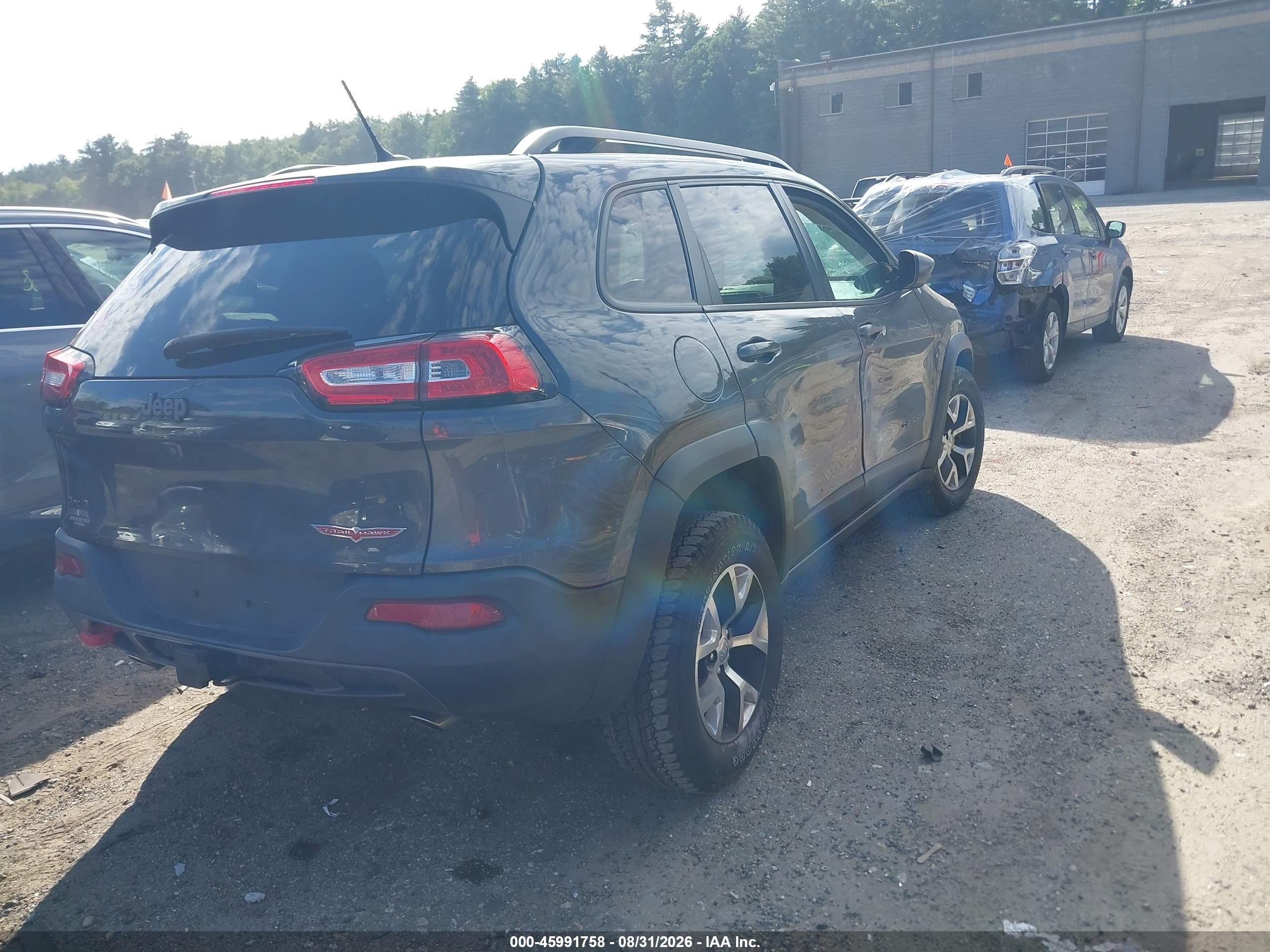 2015 Jeep Cherokee Trailhawk Gray vin: 1C4PJMBS8FW790283