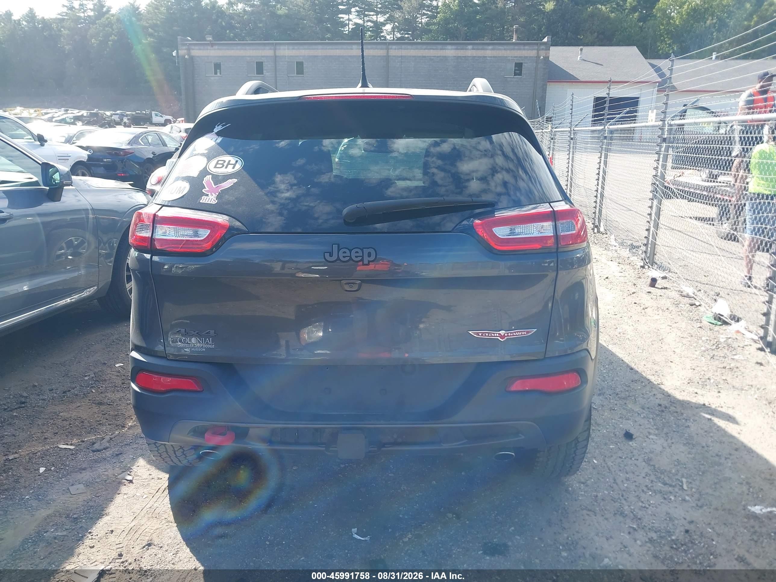 2015 Jeep Cherokee Trailhawk Gray vin: 1C4PJMBS8FW790283