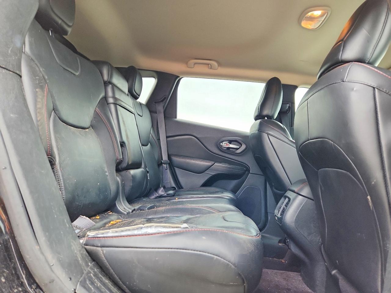 2016 Jeep Cherokee Trailhawk Black vin: 1C4PJMBS8GW345978
