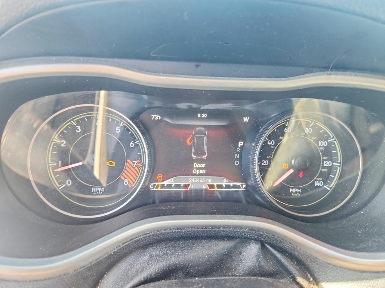 2014 Jeep Cherokee Trailhawk Gray vin: 1C4PJMBS9EW180634