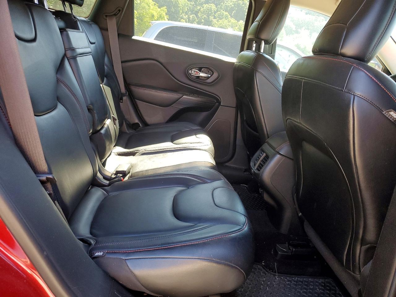 2014 Jeep Cherokee Trailhawk Burgundy vin: 1C4PJMBS9EW187955