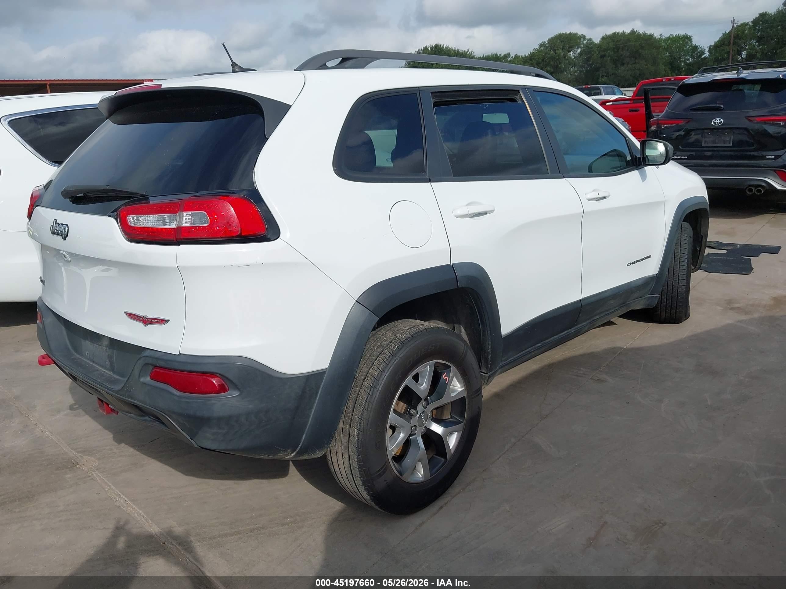 2014 Jeep Cherokee Trailhawk White vin: 1C4PJMBS9EW255977