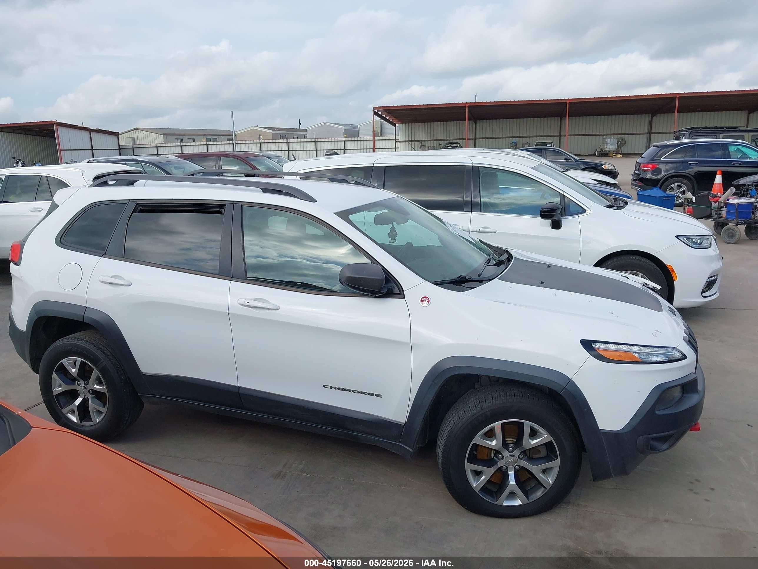 2014 Jeep Cherokee Trailhawk White vin: 1C4PJMBS9EW255977