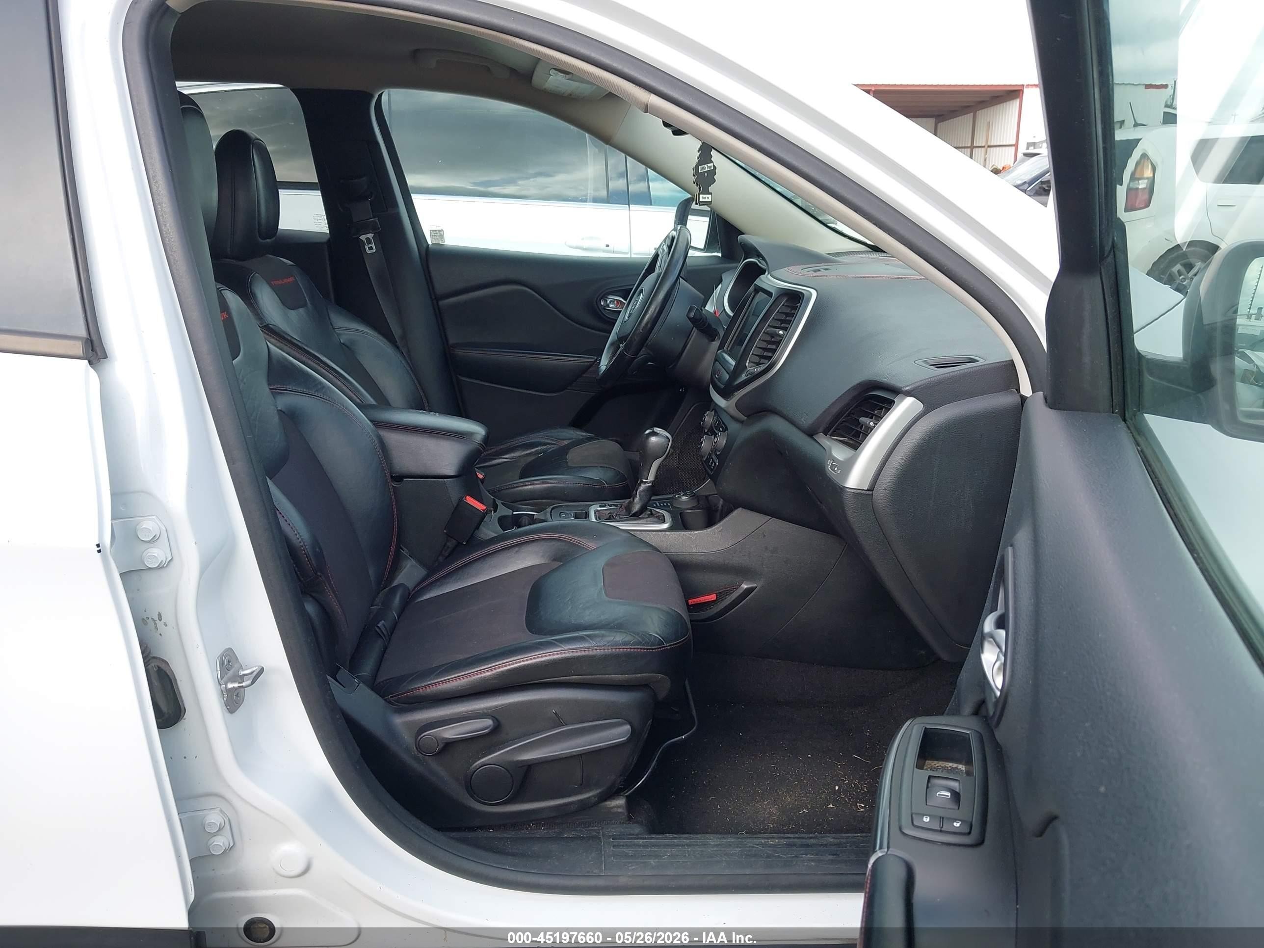 2014 Jeep Cherokee Trailhawk White vin: 1C4PJMBS9EW255977