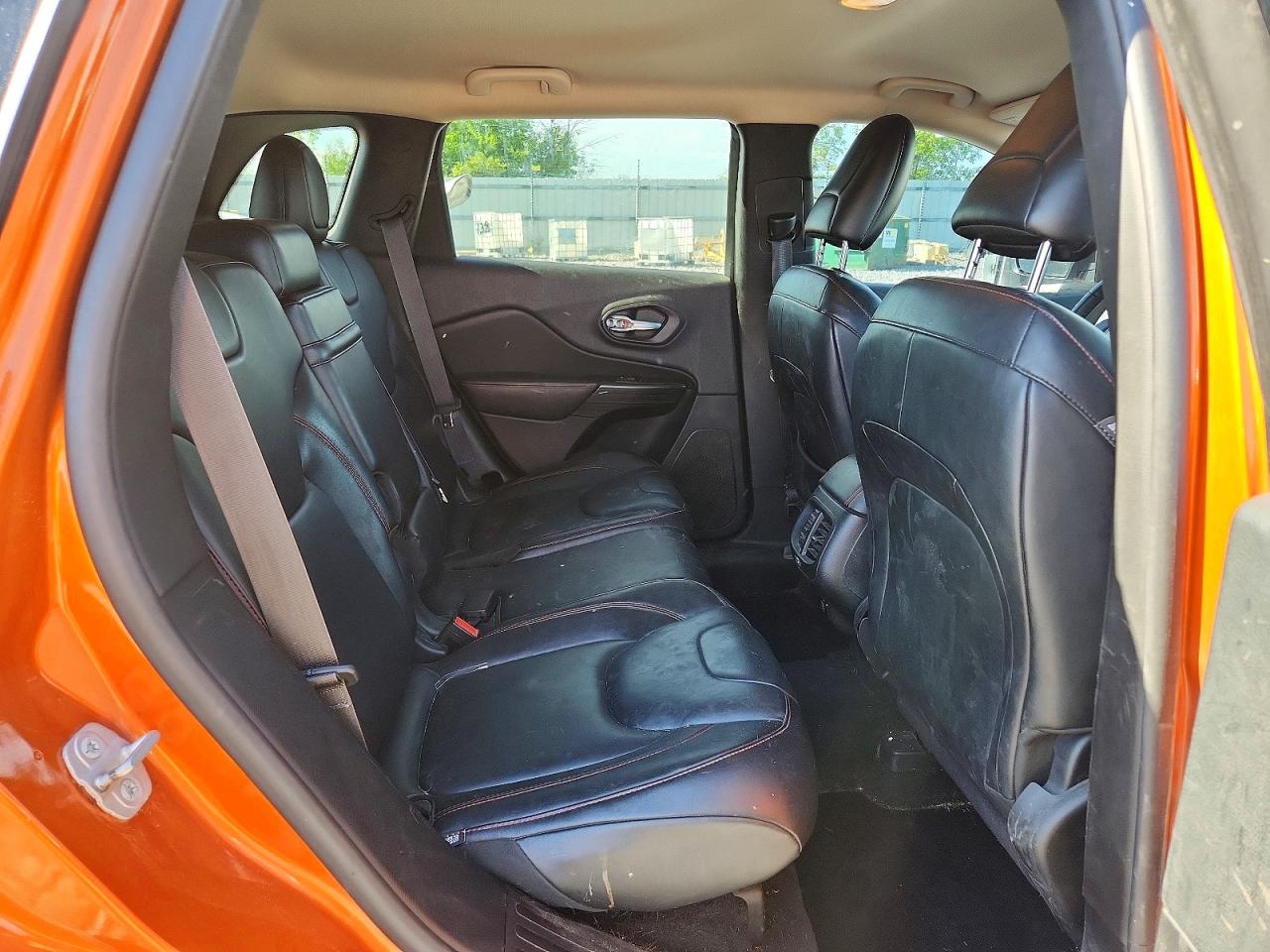 2014 Jeep Cherokee Trailhawk Orange vin: 1C4PJMBS9EW258314