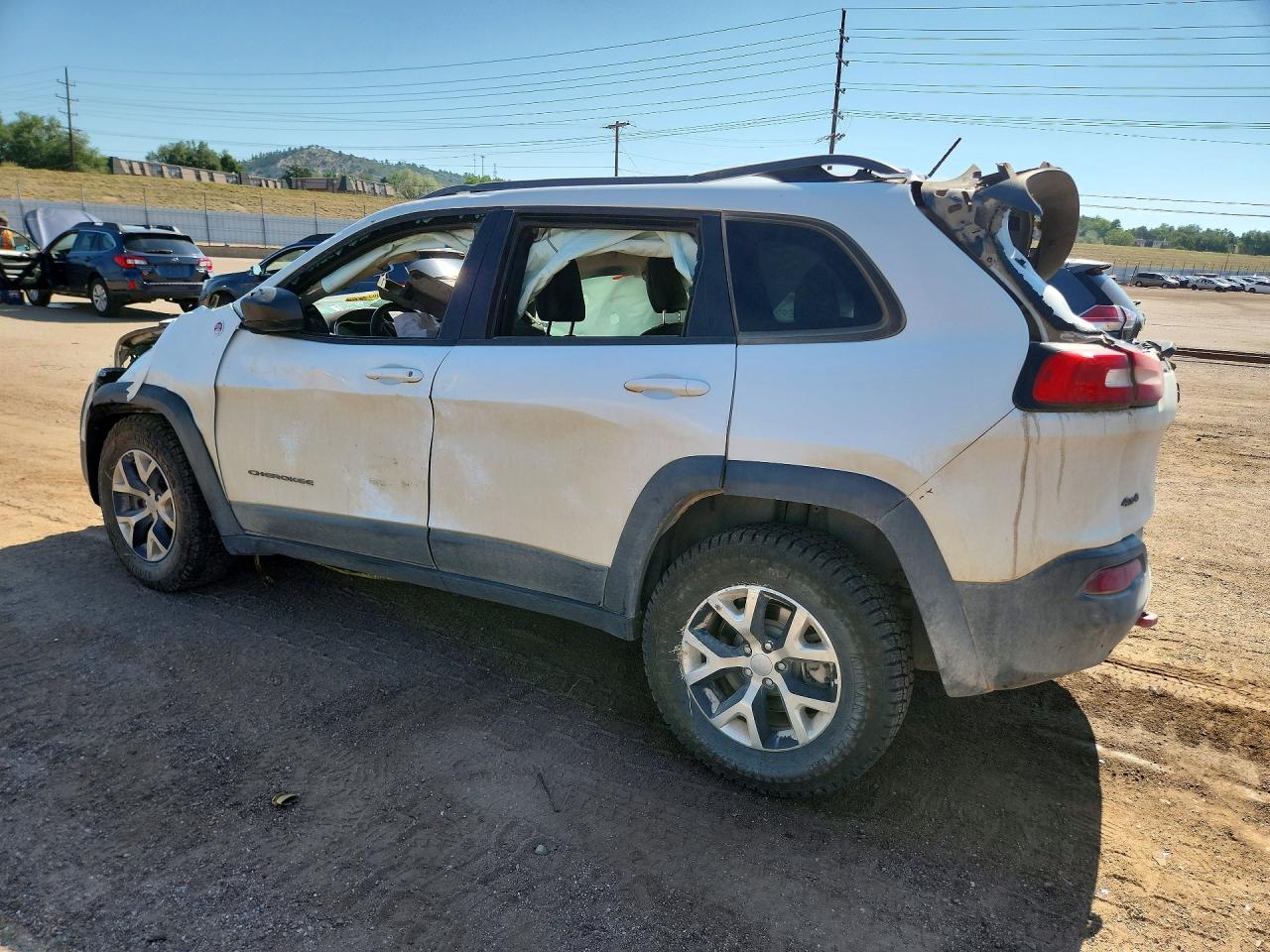 2014 Jeep Cherokee Trailhawk White vin: 1C4PJMBS9EW317023