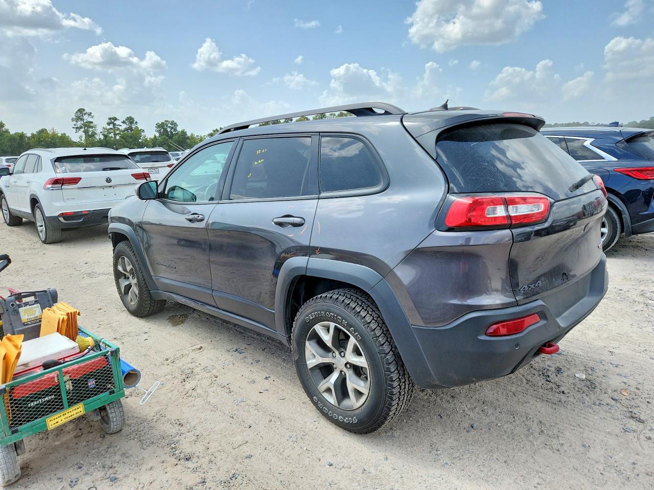 2015 Jeep Cherokee Trailhawk Gray vin: 1C4PJMBS9FW703913