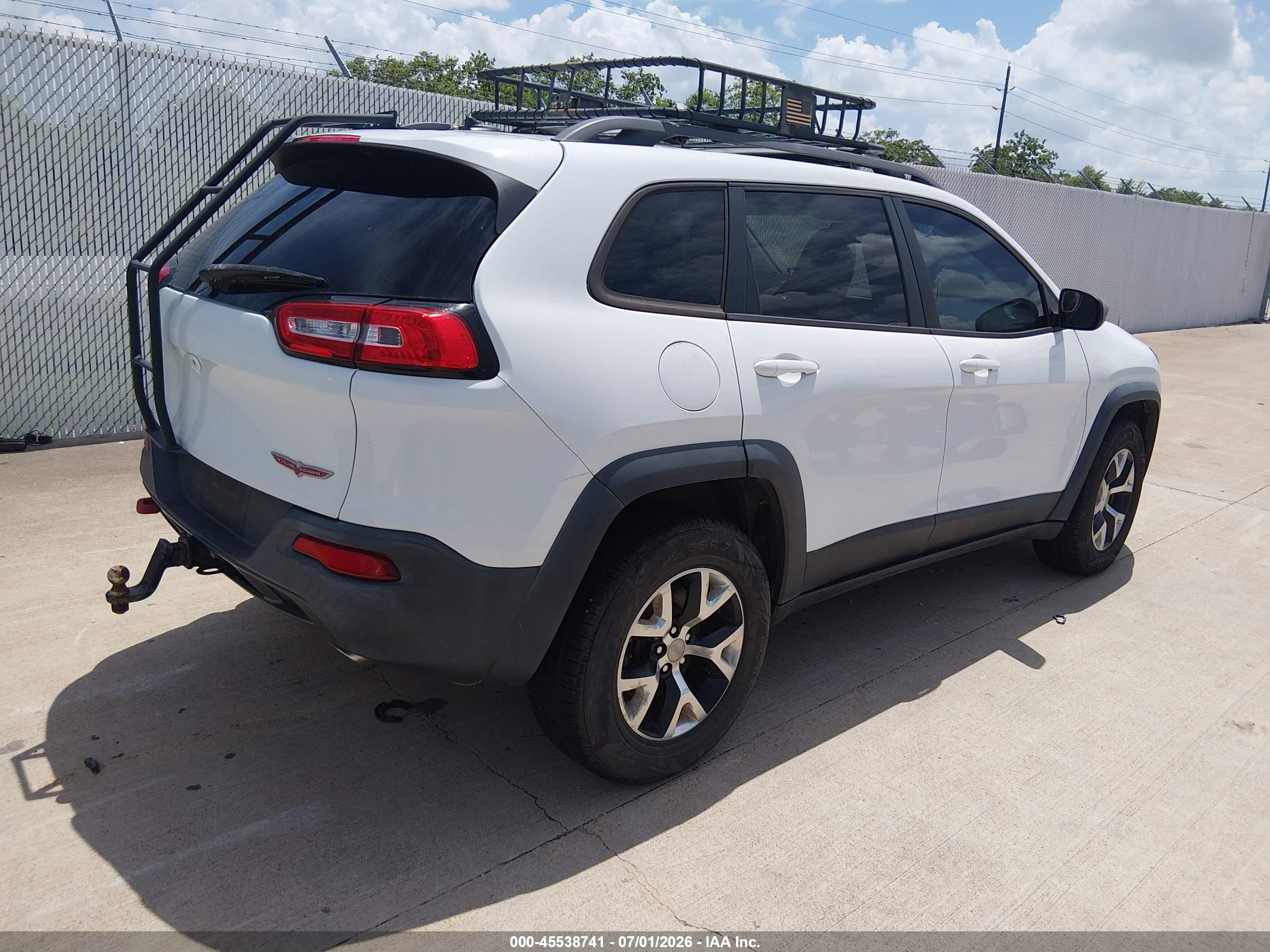 2015 Jeep Cherokee Trailhawk White vin: 1C4PJMBS9FW758829