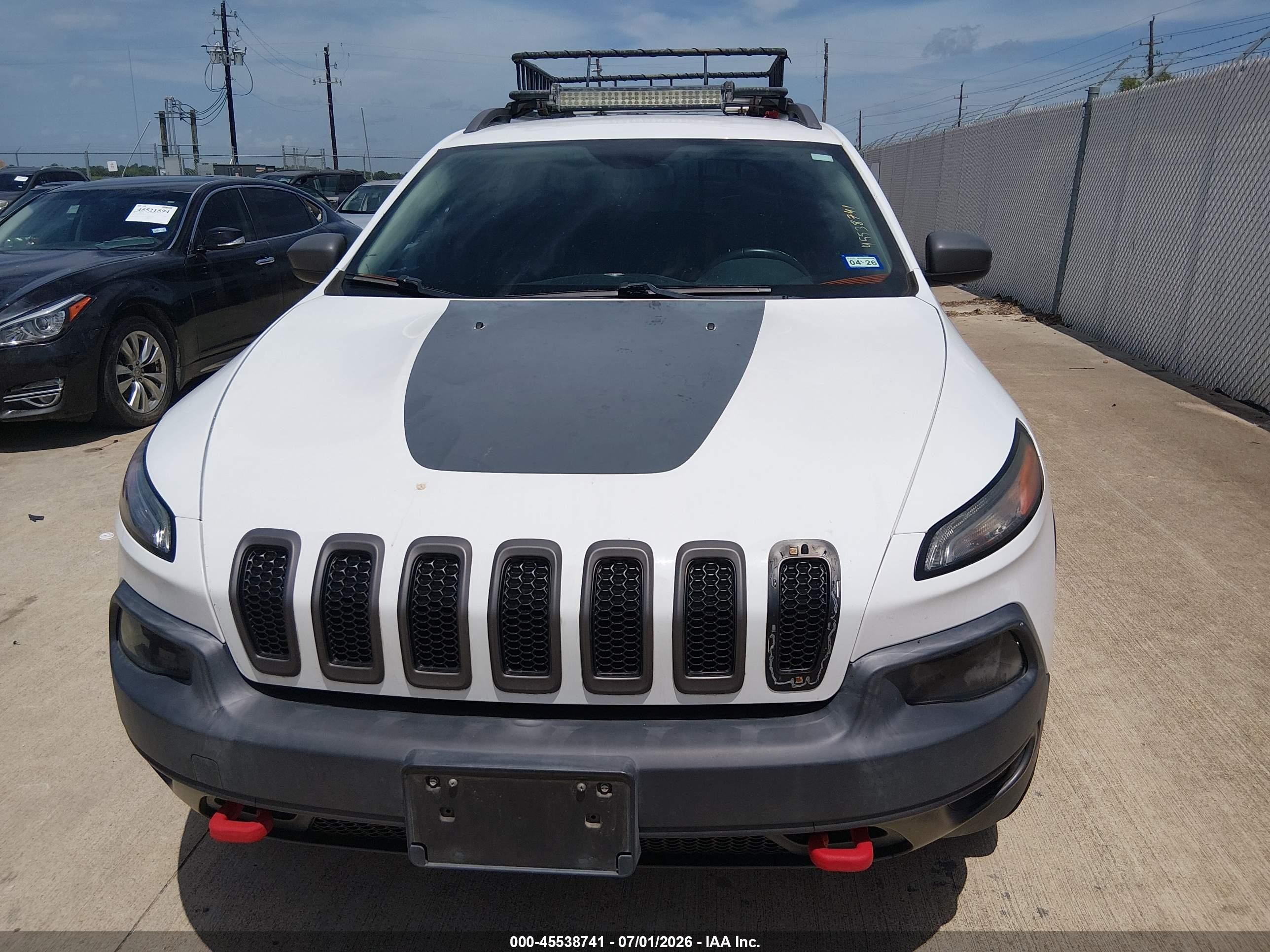 2015 Jeep Cherokee Trailhawk White vin: 1C4PJMBS9FW758829