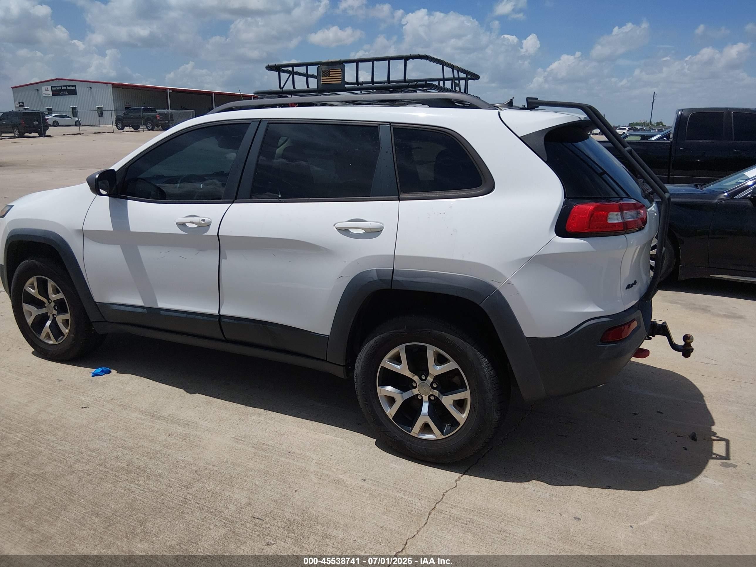 2015 Jeep Cherokee Trailhawk White vin: 1C4PJMBS9FW758829
