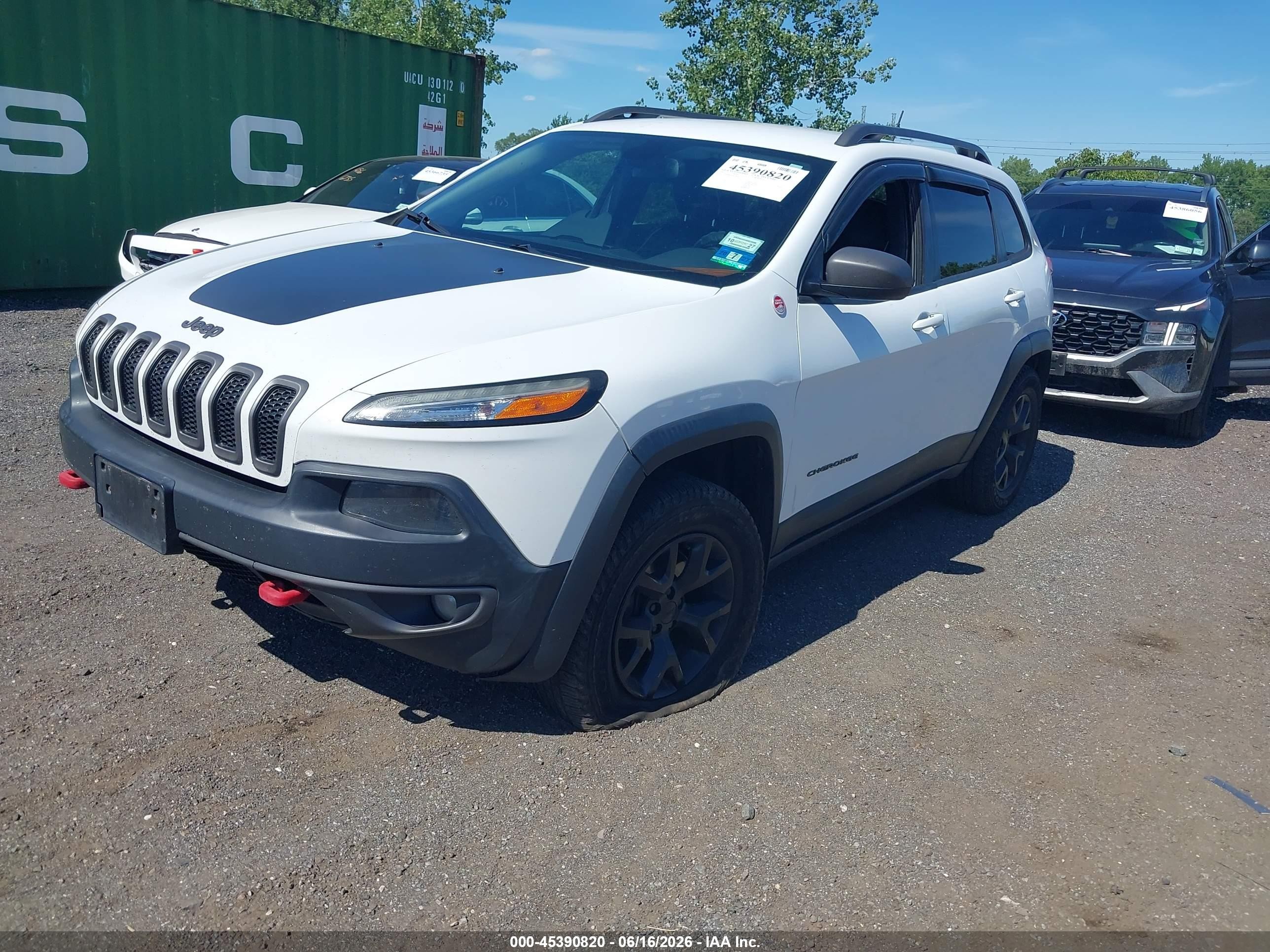 2014 Jeep Cherokee Trailhawk White vin: 1C4PJMBSXEW128302