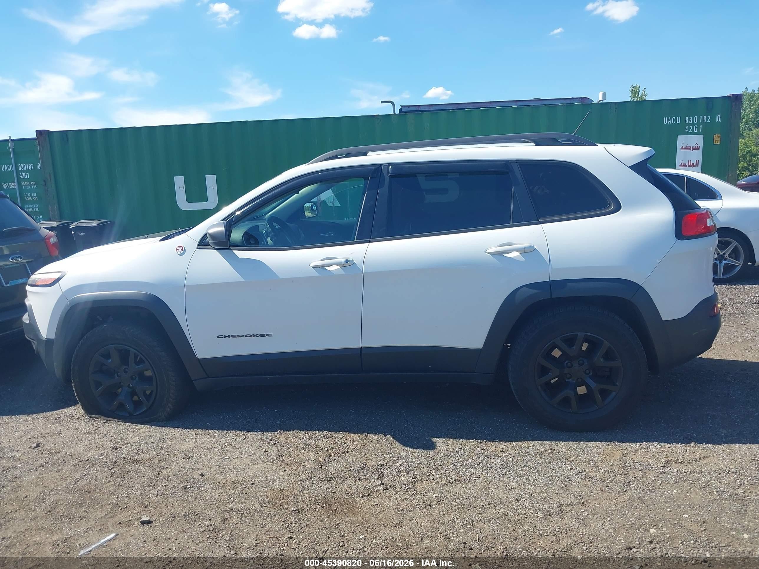2014 Jeep Cherokee Trailhawk White vin: 1C4PJMBSXEW128302