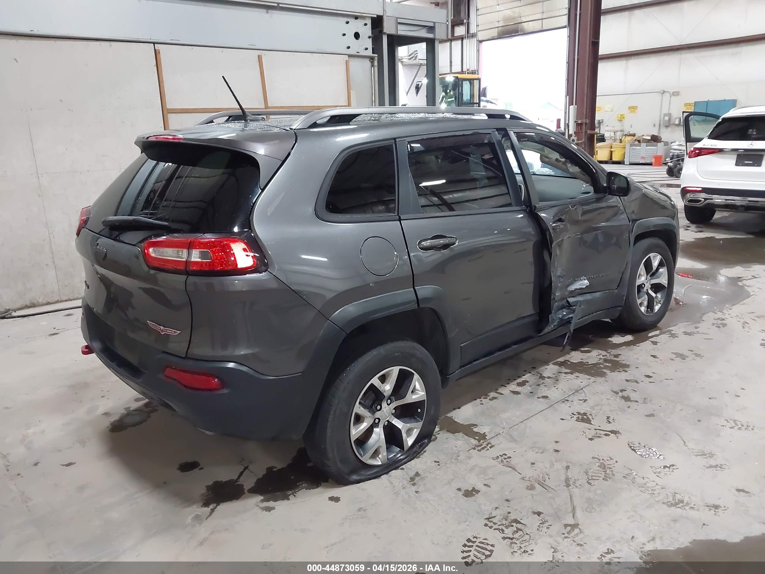 2014 Jeep Cherokee Trailhawk Gray vin: 1C4PJMBSXEW150204