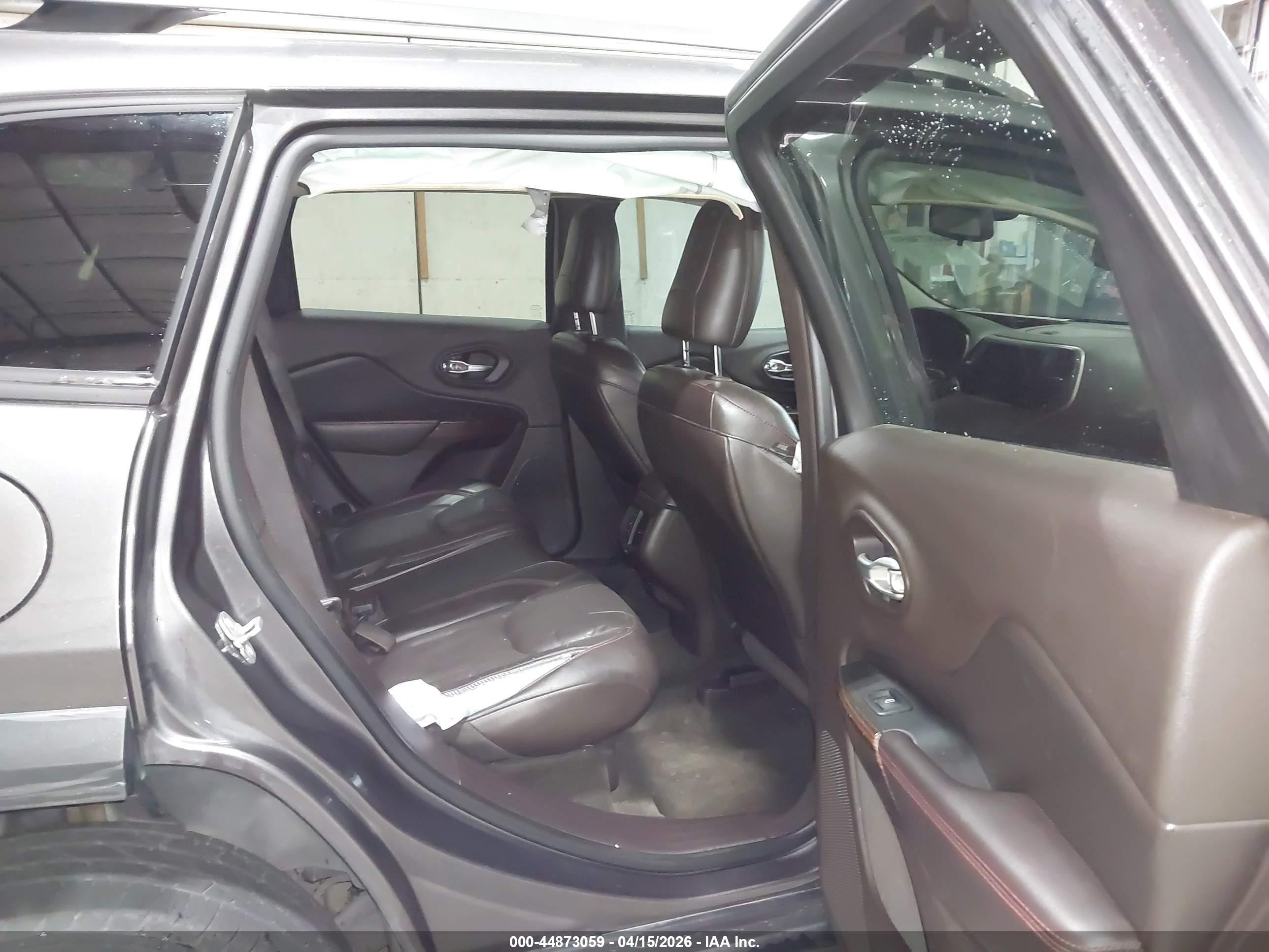 2014 Jeep Cherokee Trailhawk Gray vin: 1C4PJMBSXEW150204