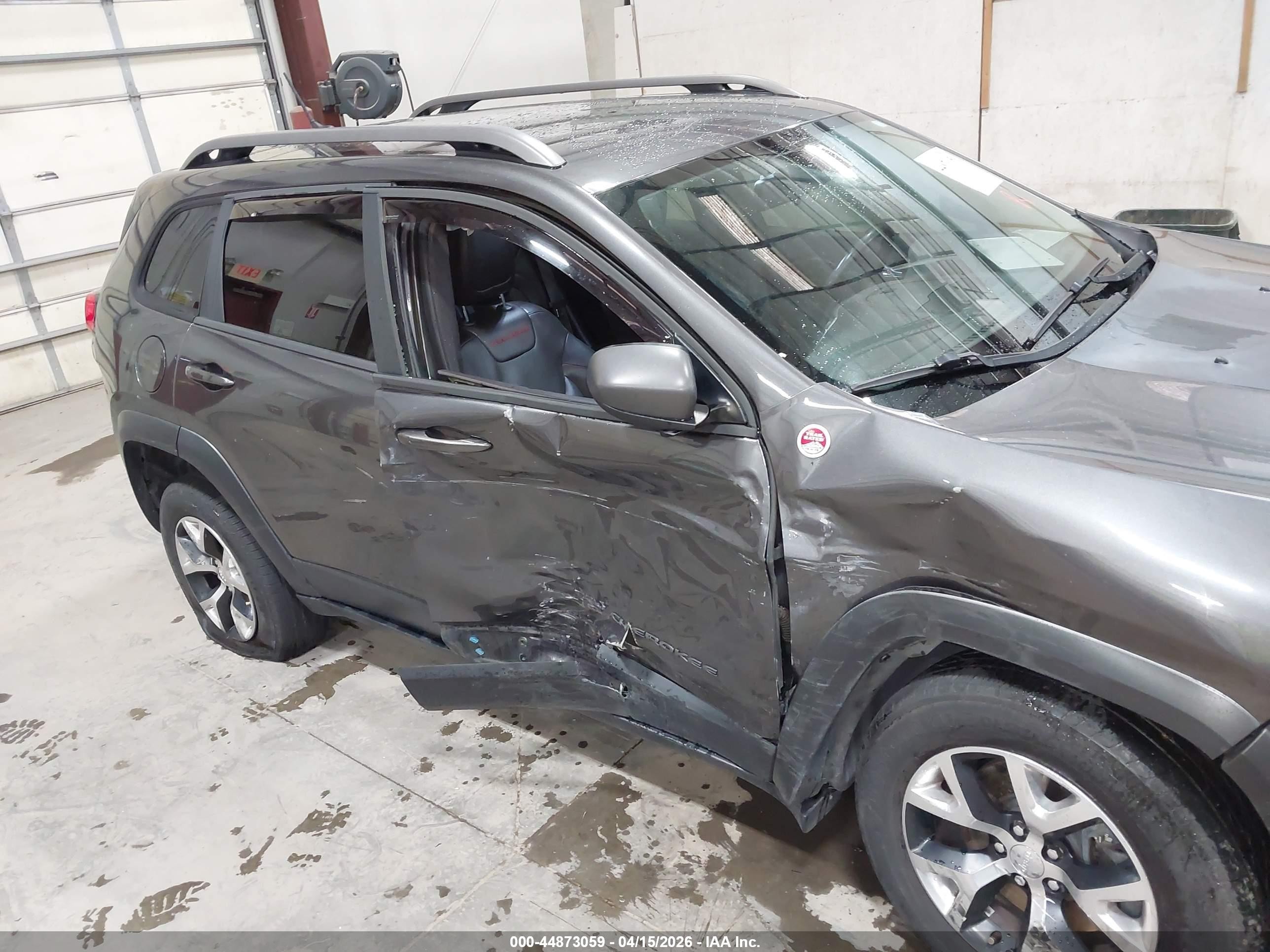 2014 Jeep Cherokee Trailhawk Gray vin: 1C4PJMBSXEW150204