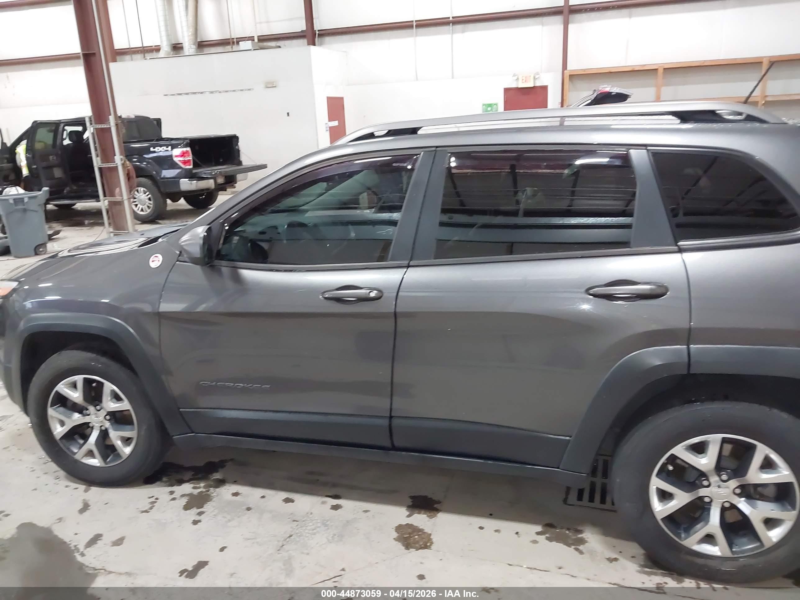 2014 Jeep Cherokee Trailhawk Gray vin: 1C4PJMBSXEW150204