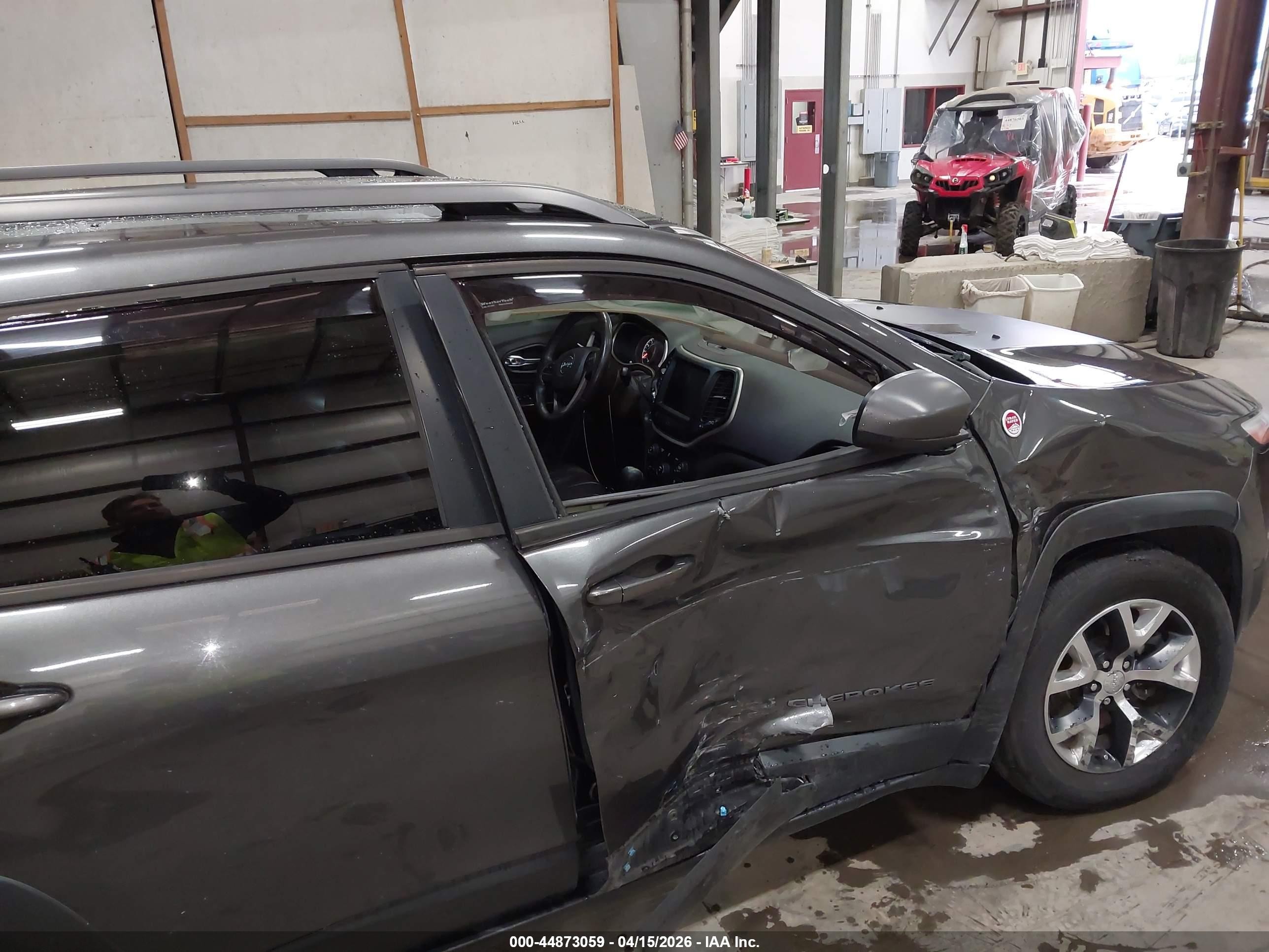 2014 Jeep Cherokee Trailhawk Gray vin: 1C4PJMBSXEW150204