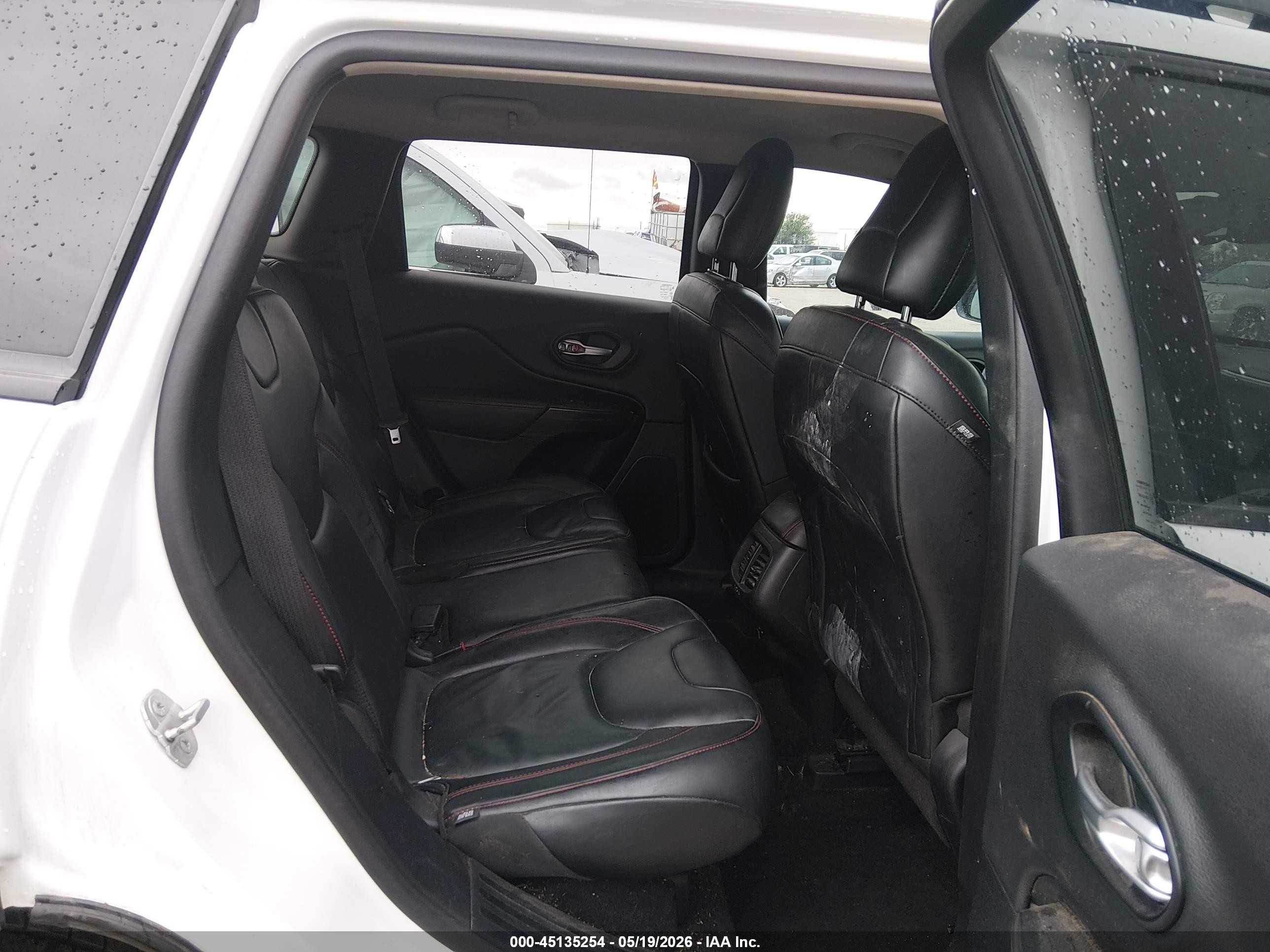 2014 Jeep Cherokee Trailhawk White vin: 1C4PJMBSXEW216220