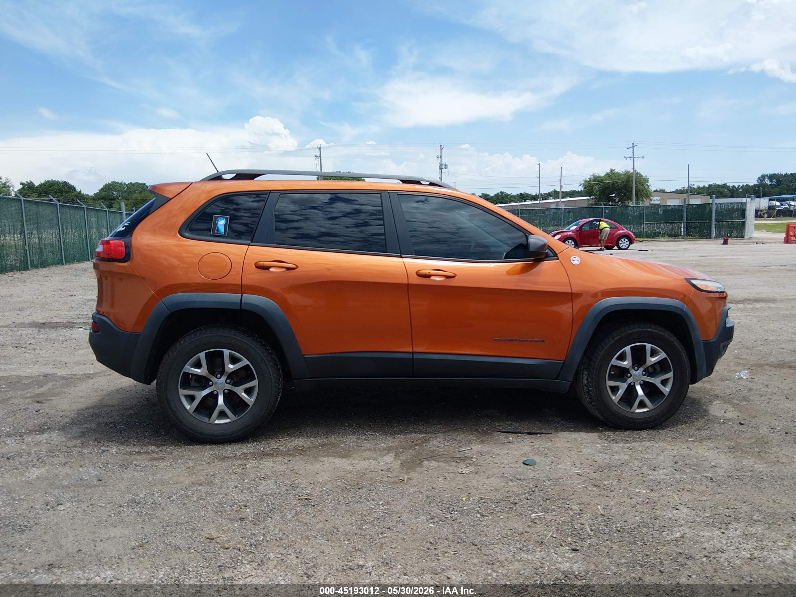 2014 Jeep Cherokee Trailhawk Orange vin: 1C4PJMBSXEW251646