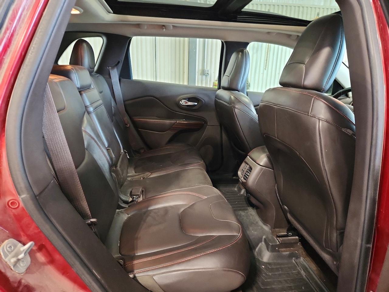 2014 Jeep Cherokee Trailhawk Burgundy vin: 1C4PJMBSXEW277230