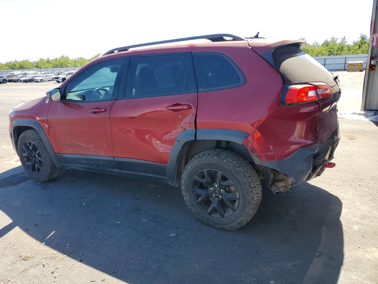 2014 Jeep Cheerokee Red vin: 1C4PJMBSXEW277521