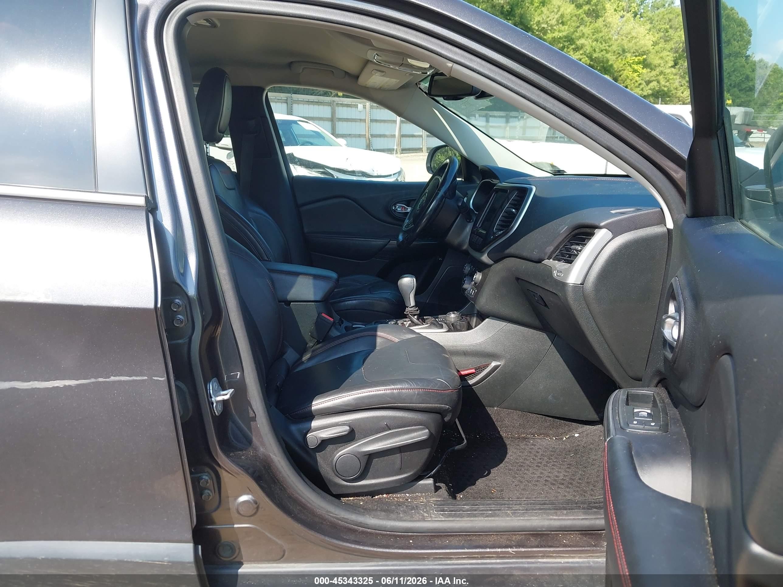 2014 Jeep Cherokee Trailhawk Серый vin: 1C4PJMBSXEW310307
