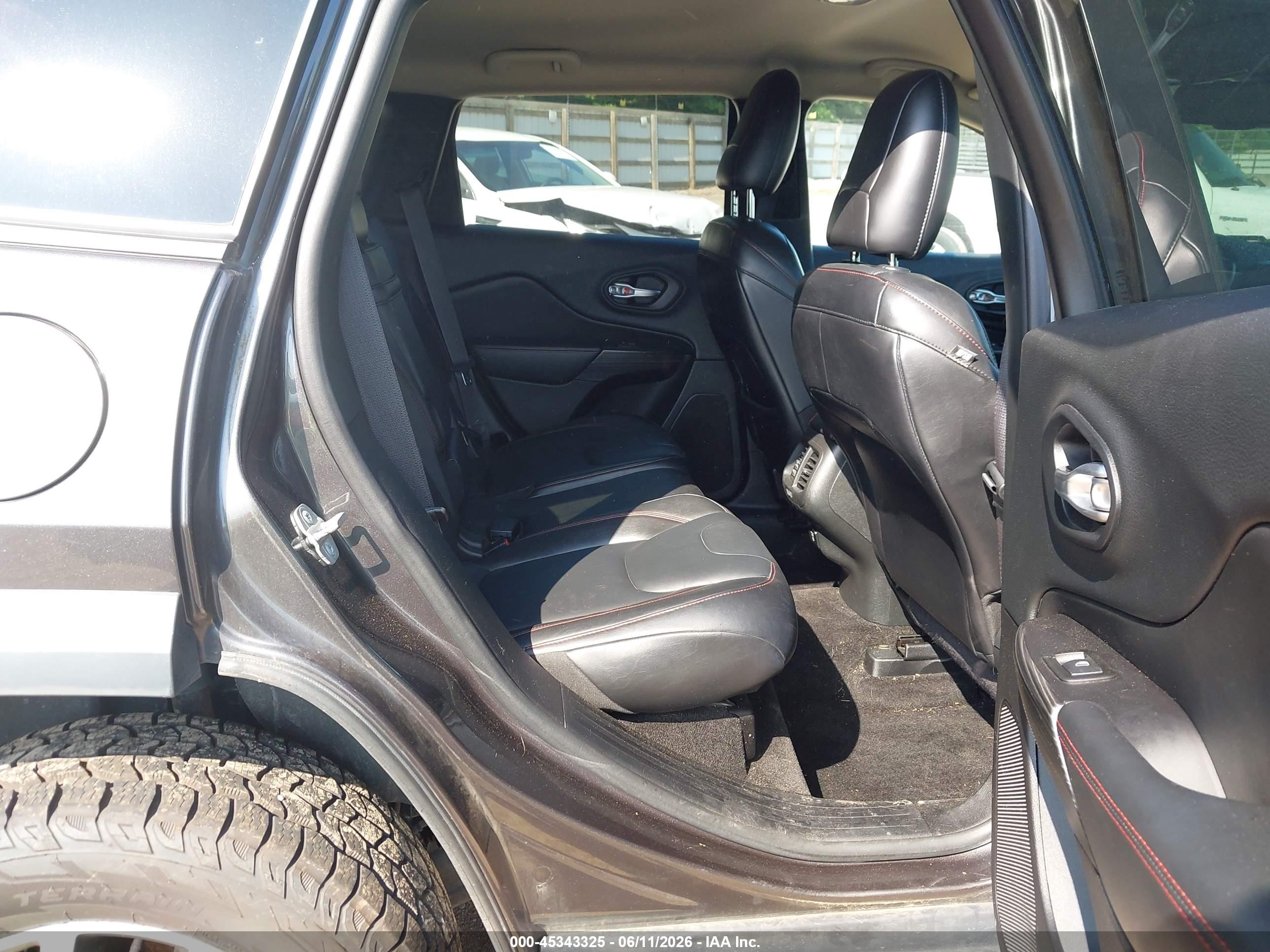 2014 Jeep Cherokee Trailhawk Серый vin: 1C4PJMBSXEW310307