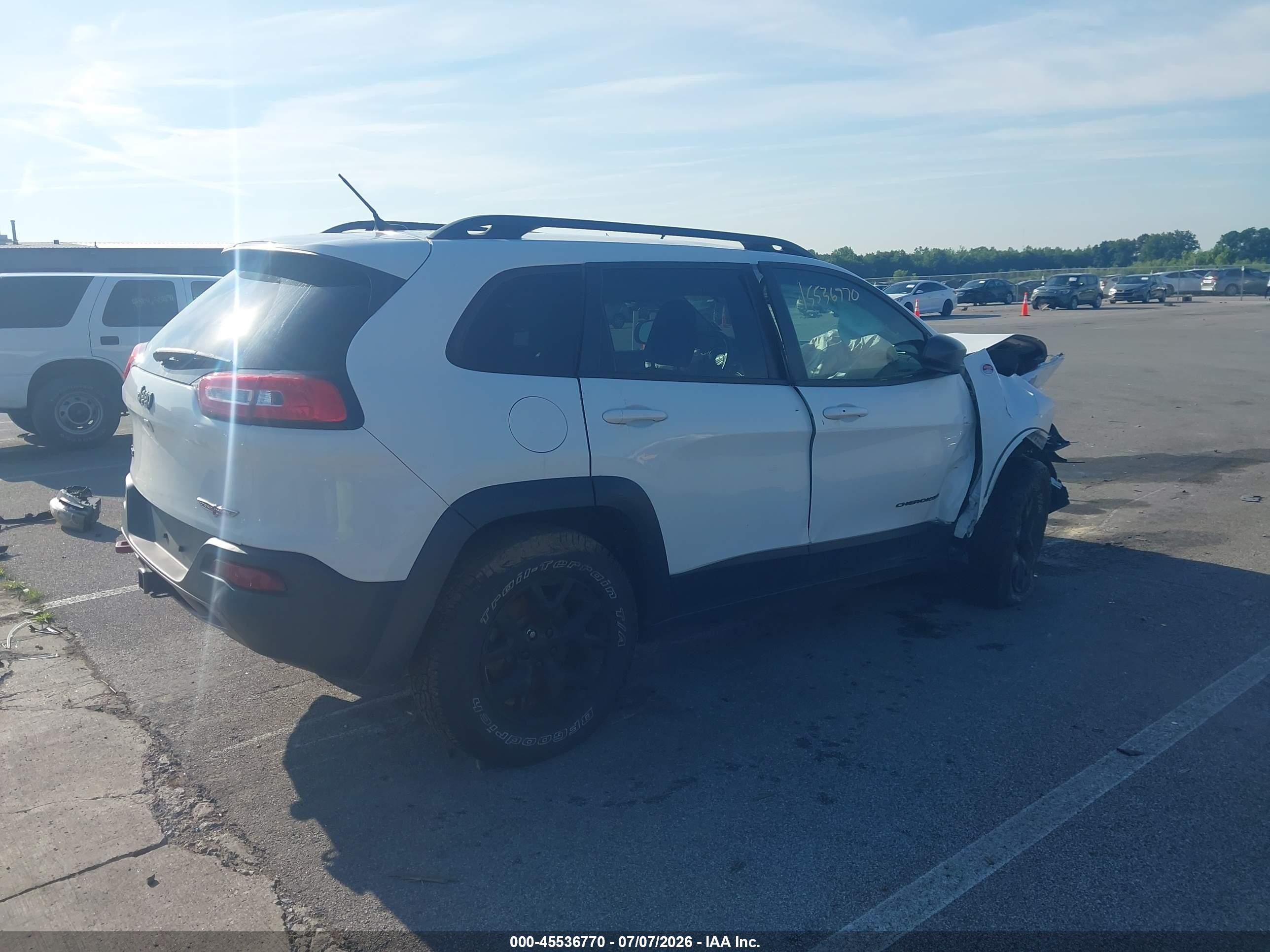 2015 Jeep Cherokee Trailhawk Белый vin: 1C4PJMBSXFW623648